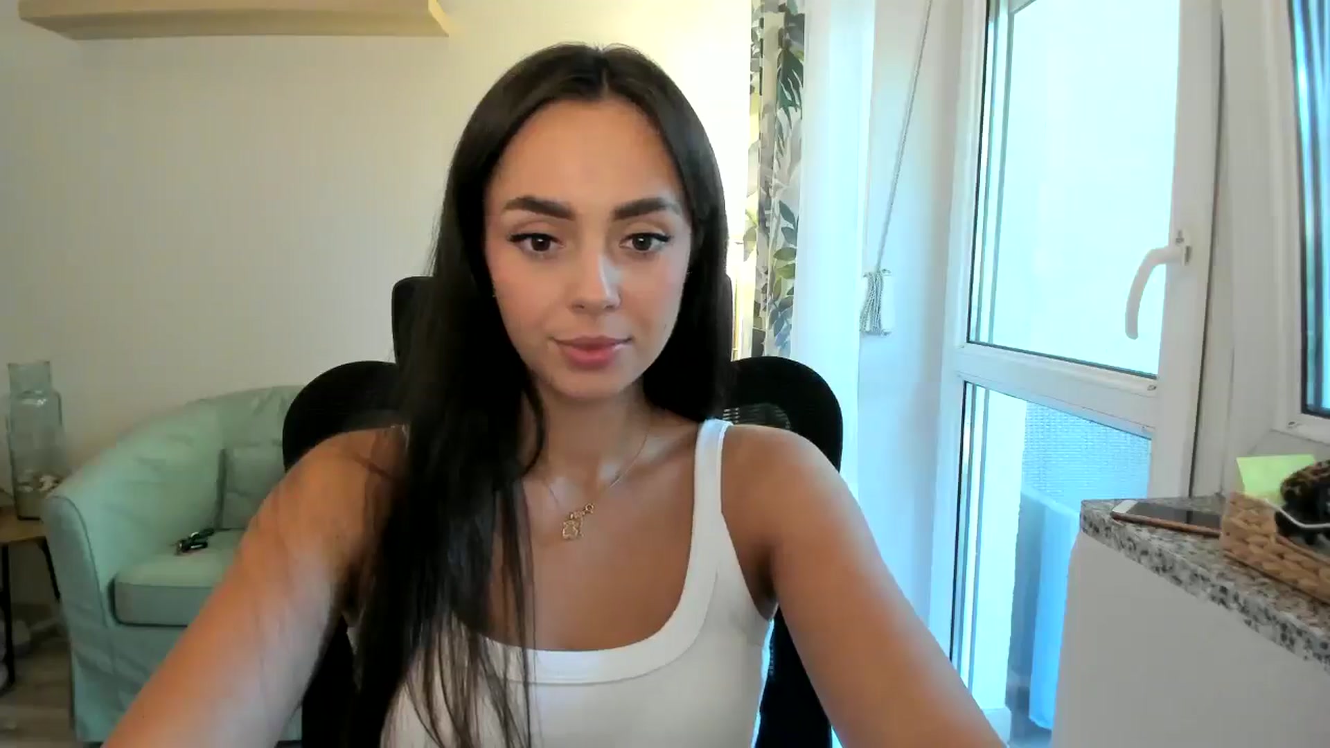 Gallery image thumbnail from Zofiaaa2006's myfreecams stream on, 08/15/2025, 13:30 image 15 of 20