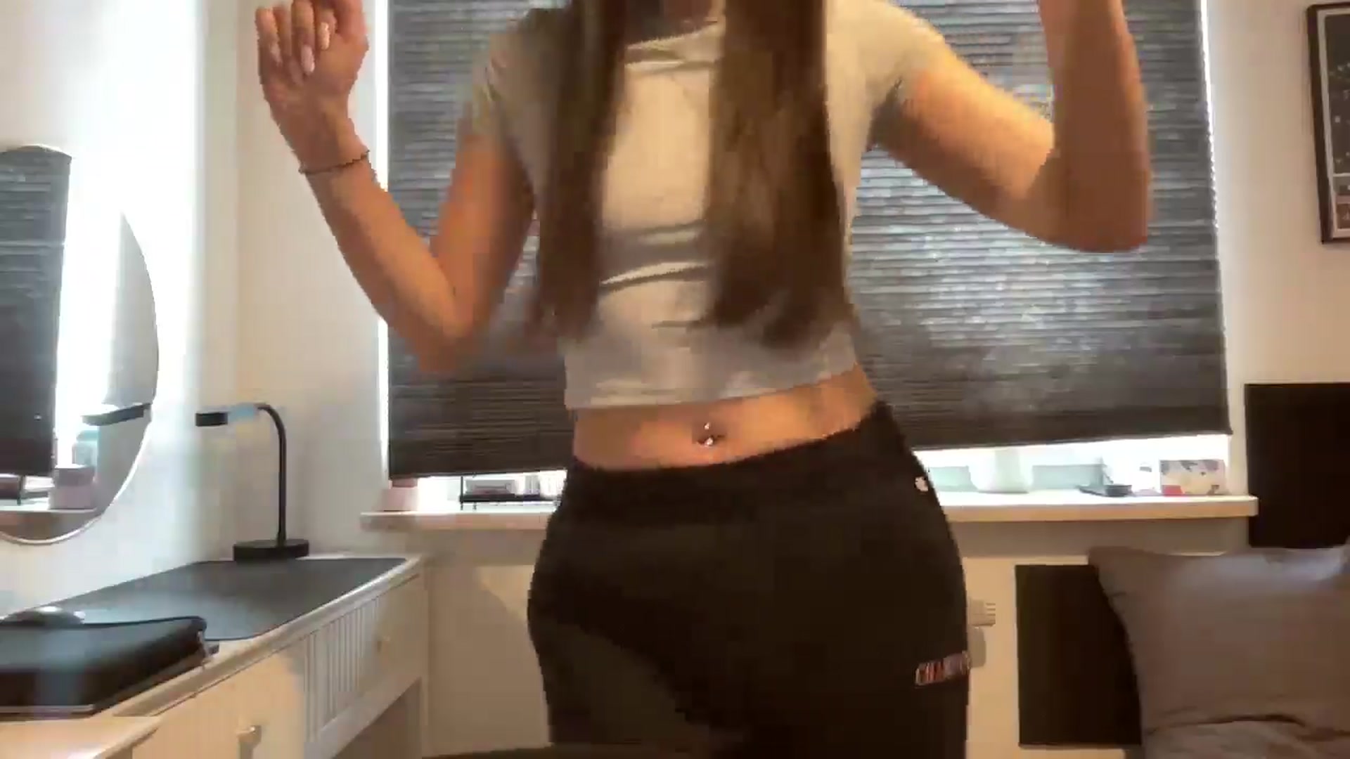 Gallery image thumbnail from Zofiaaa2006's myfreecams stream on, 02/07/2026, 12:13 image 15 of 20