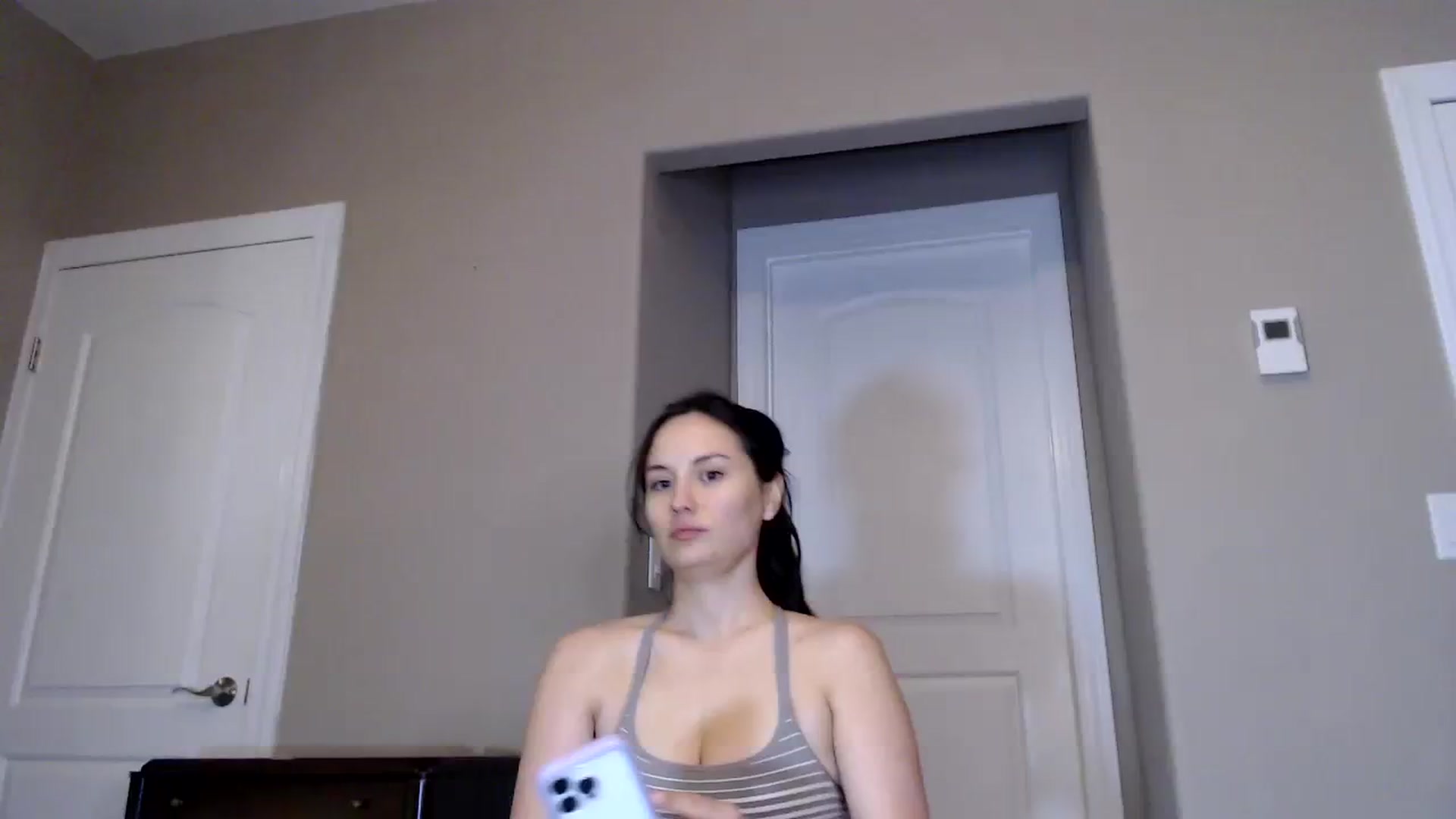 Gallery image thumbnail from Zoie_hz's myfreecams stream on, 07/25/2023, 05:15 image 12 of 20