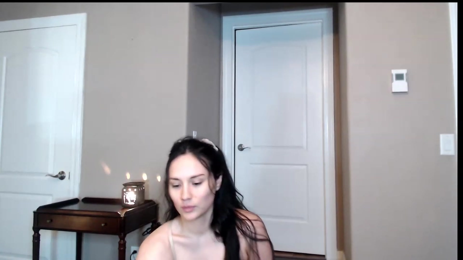 Gallery image thumbnail from Zoie_hz's myfreecams stream on, 08/07/2023, 03:53 image 12 of 20