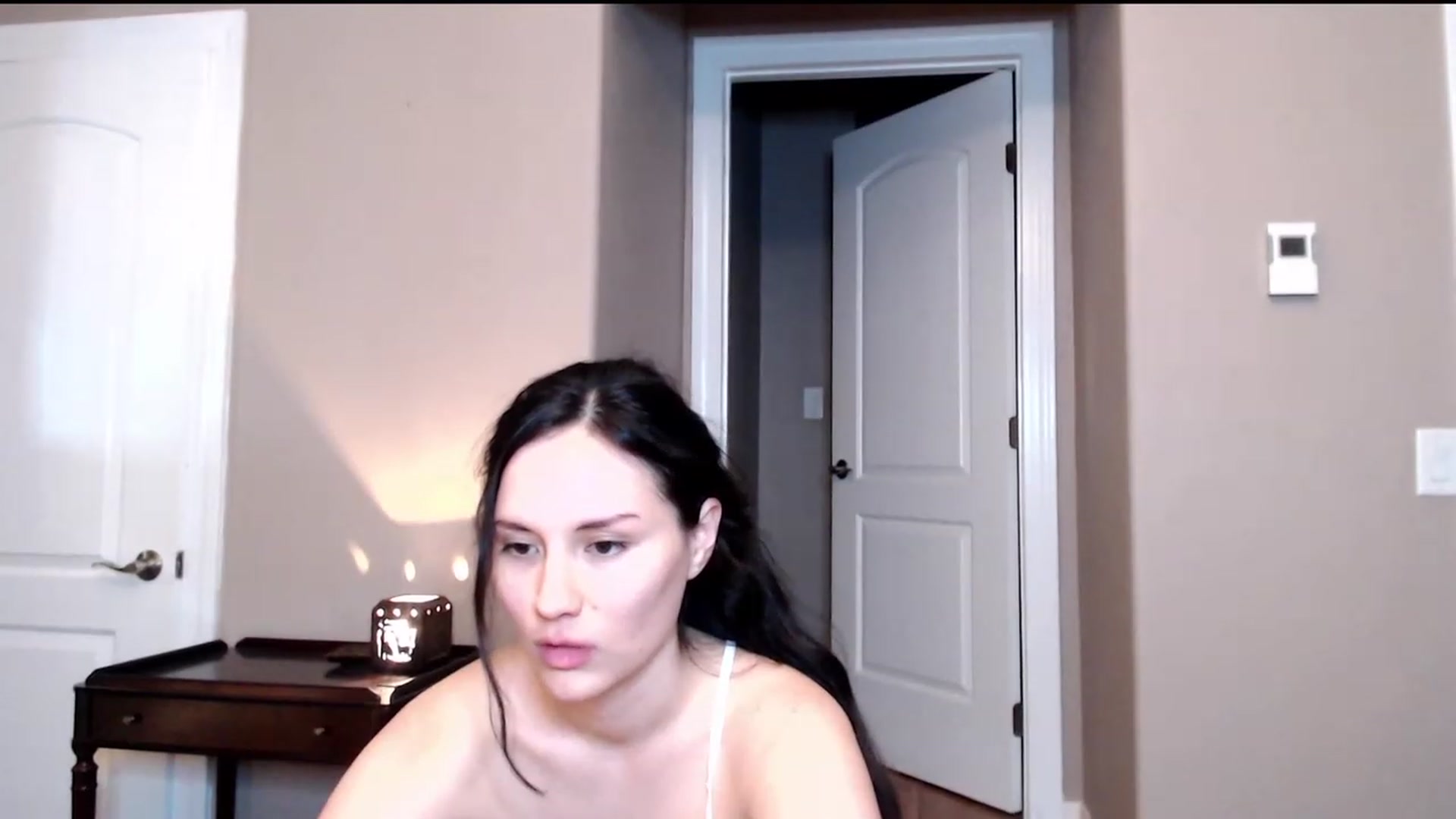 Gallery image thumbnail from Zoie_hz's myfreecams stream on, 08/15/2023, 04:34 image 16 of 20