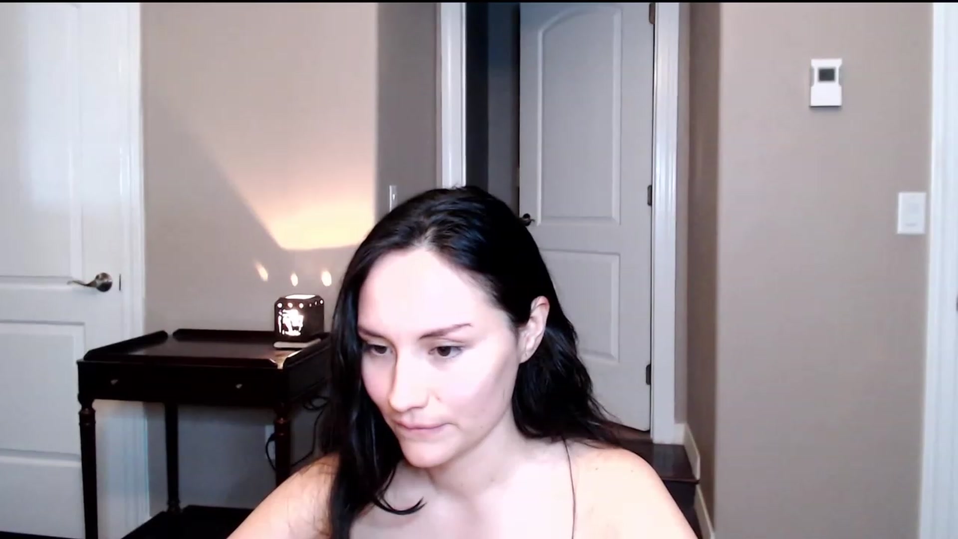 Gallery image thumbnail from Zoie_hz's myfreecams stream on, 08/17/2023, 05:34 image 10 of 20
