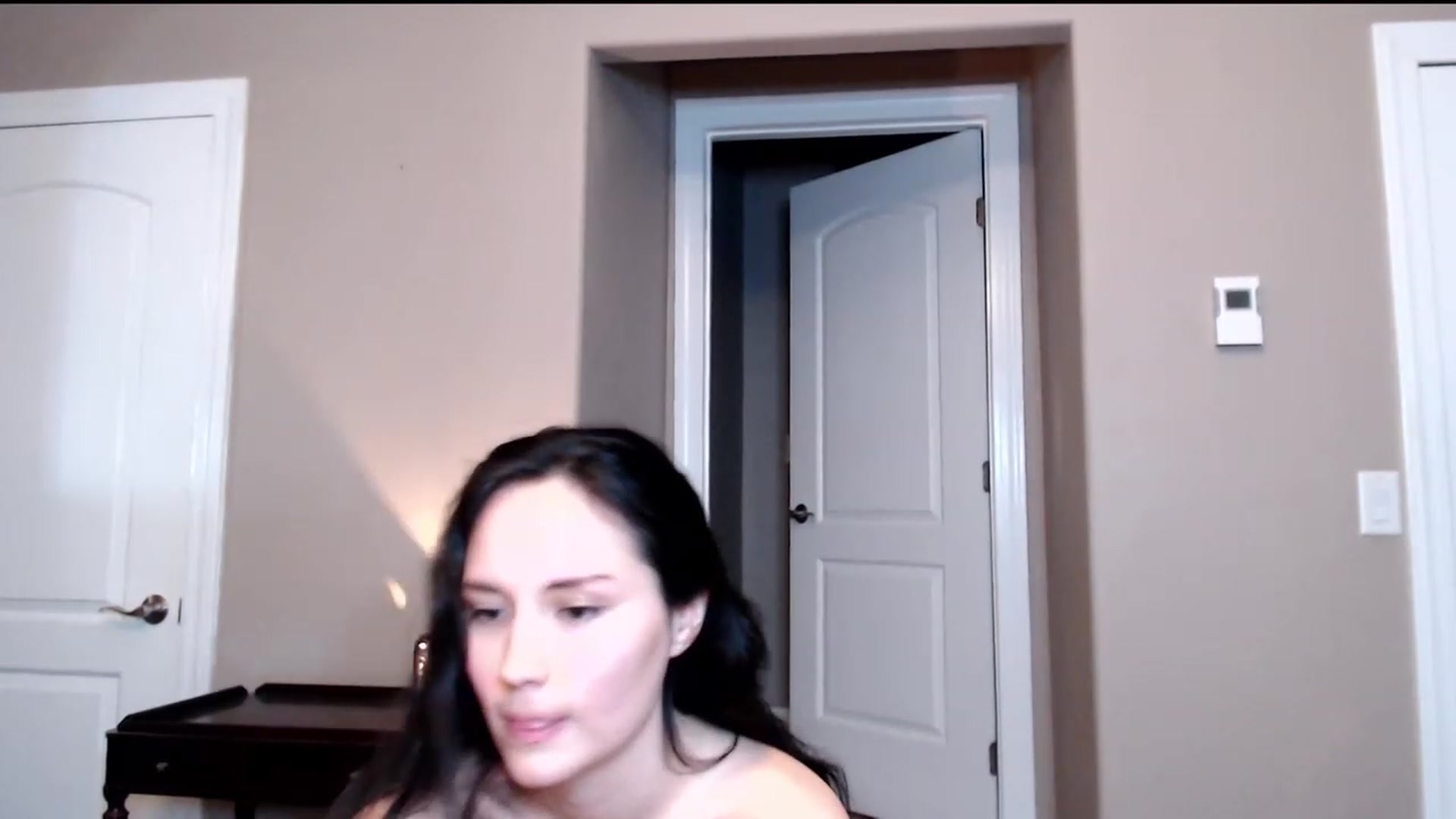 Gallery image thumbnail from Zoie_hz's myfreecams stream on, 08/17/2023, 05:34 image 18 of 20