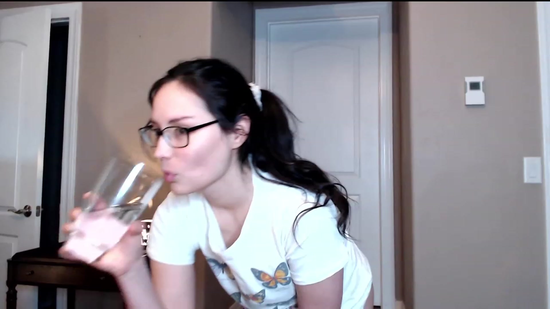 Gallery image thumbnail from Zoie_hz's myfreecams stream on, 08/21/2023, 05:49 image 8 of 20