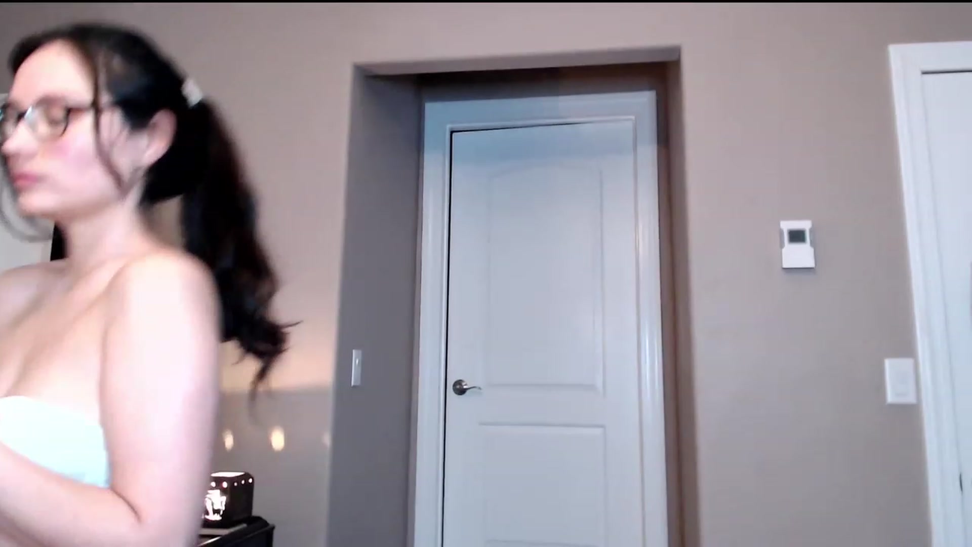 Gallery image thumbnail from Zoie_hz's myfreecams stream on, 08/21/2023, 09:57 image 5 of 20