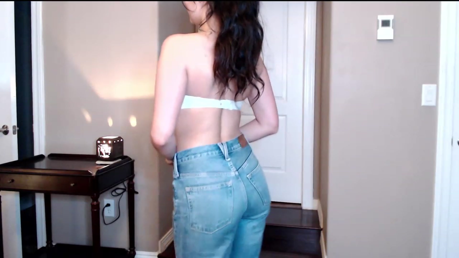 Gallery image thumbnail from Zoie_hz's myfreecams stream on, 08/21/2023, 09:57 image 10 of 20