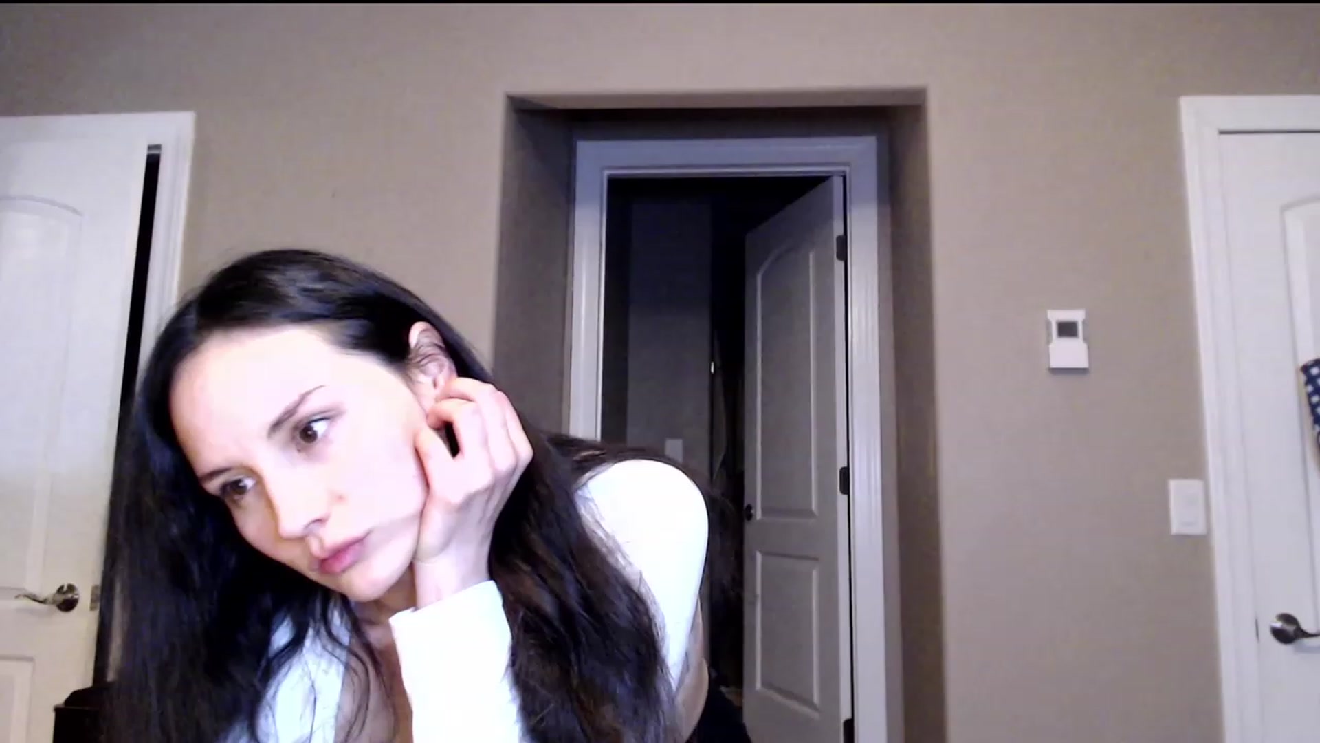 Gallery image thumbnail from Zoie_hz's myfreecams stream on, 08/24/2023, 08:27 image 1 of 20