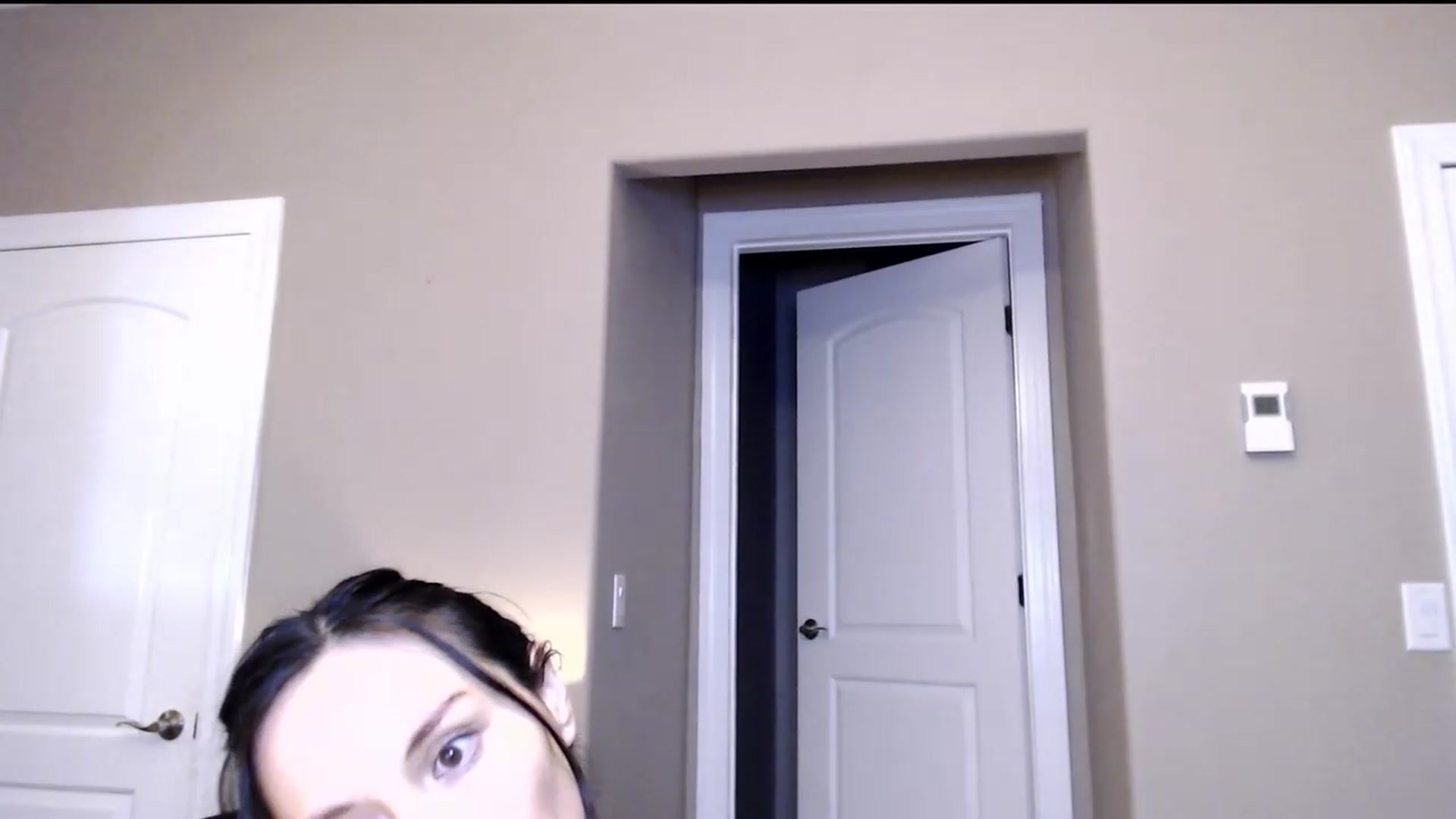 Gallery image thumbnail from Zoie_hz's myfreecams stream on, 08/31/2023, 10:29 image 13 of 20