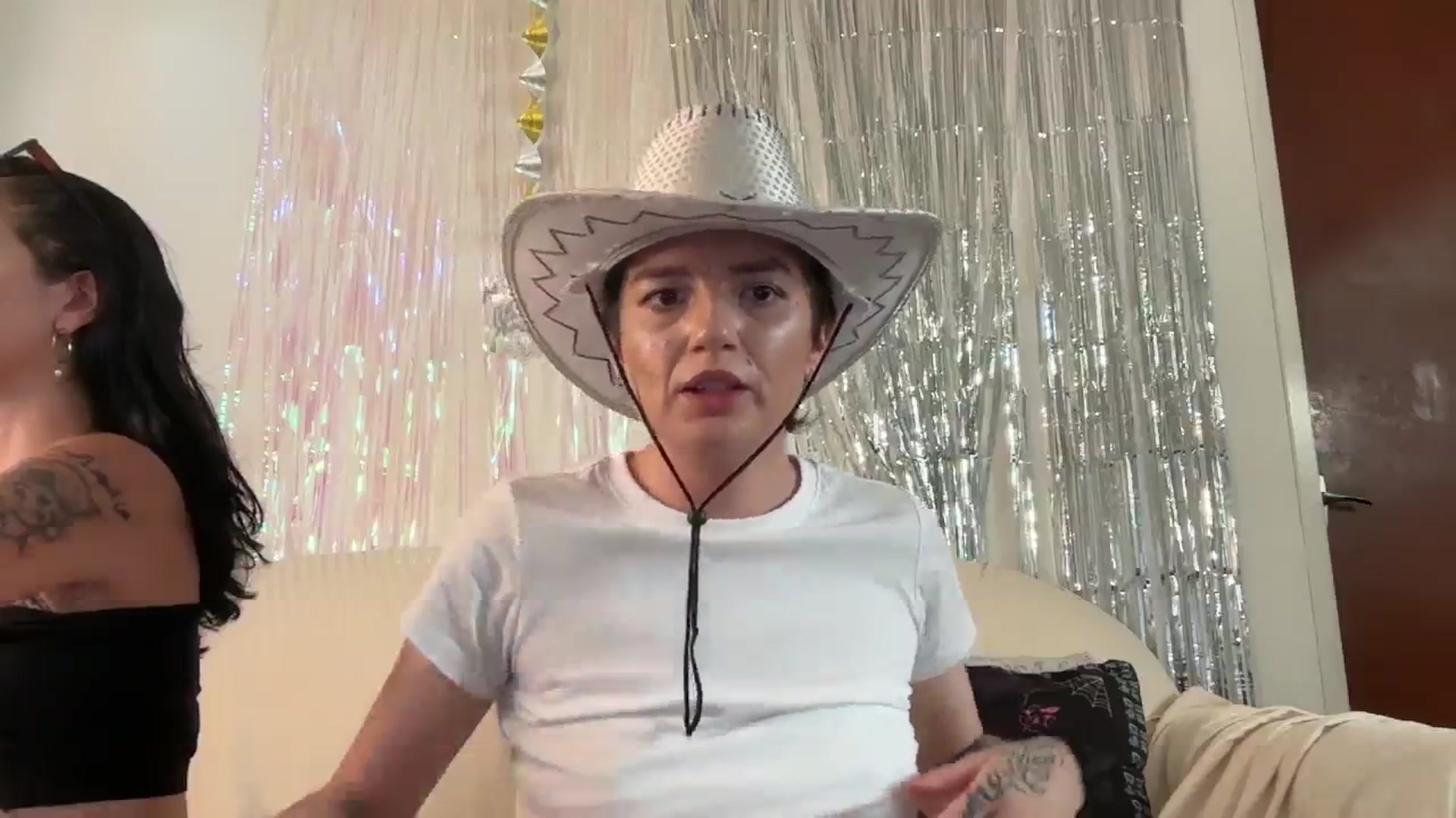 Gallery image thumbnail from Zyla_Branco's myfreecams stream on, 12/31/2024, 08:07 image 12 of 20