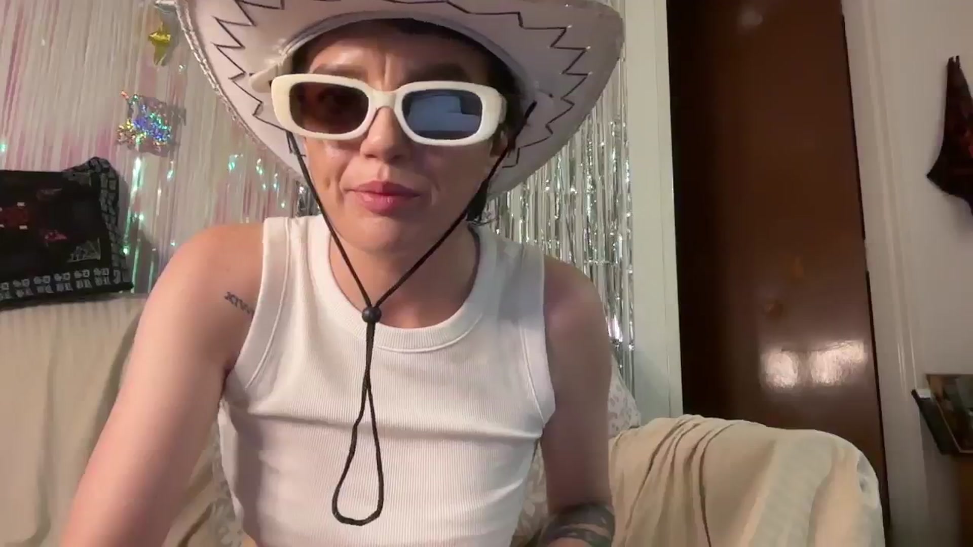 Gallery image thumbnail from Zyla_Branco's myfreecams stream on, 12/31/2024, 11:08 image 8 of 20