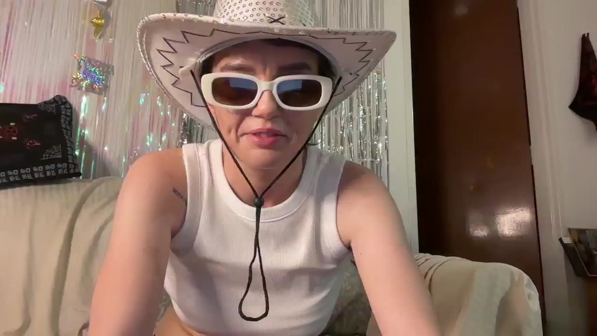 Gallery image thumbnail from Zyla_Branco's myfreecams stream on, 12/31/2024, 11:08 image 7 of 20