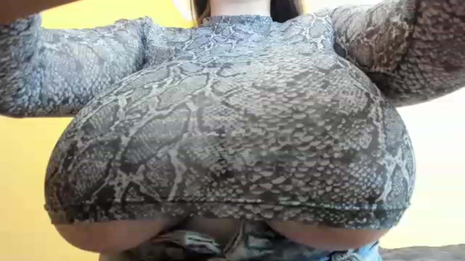 Gallery image thumbnail from aAntoninAa's myfreecams stream on, 02/12/2023, 21:29 image 8 of 20