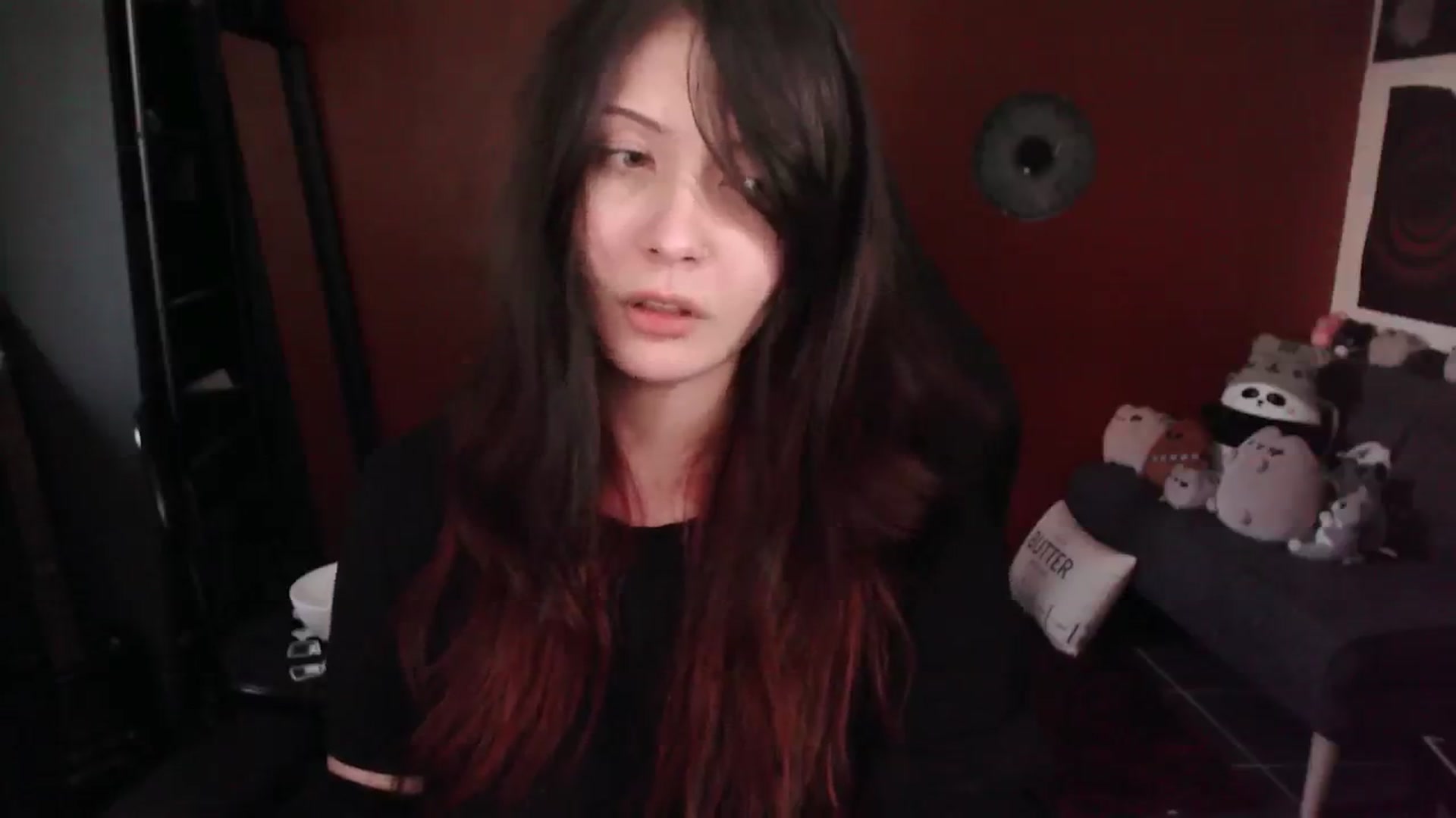 Gallery image thumbnail from aIan_001's myfreecams stream on, 05/18/2025, 07:25 image 19 of 20
