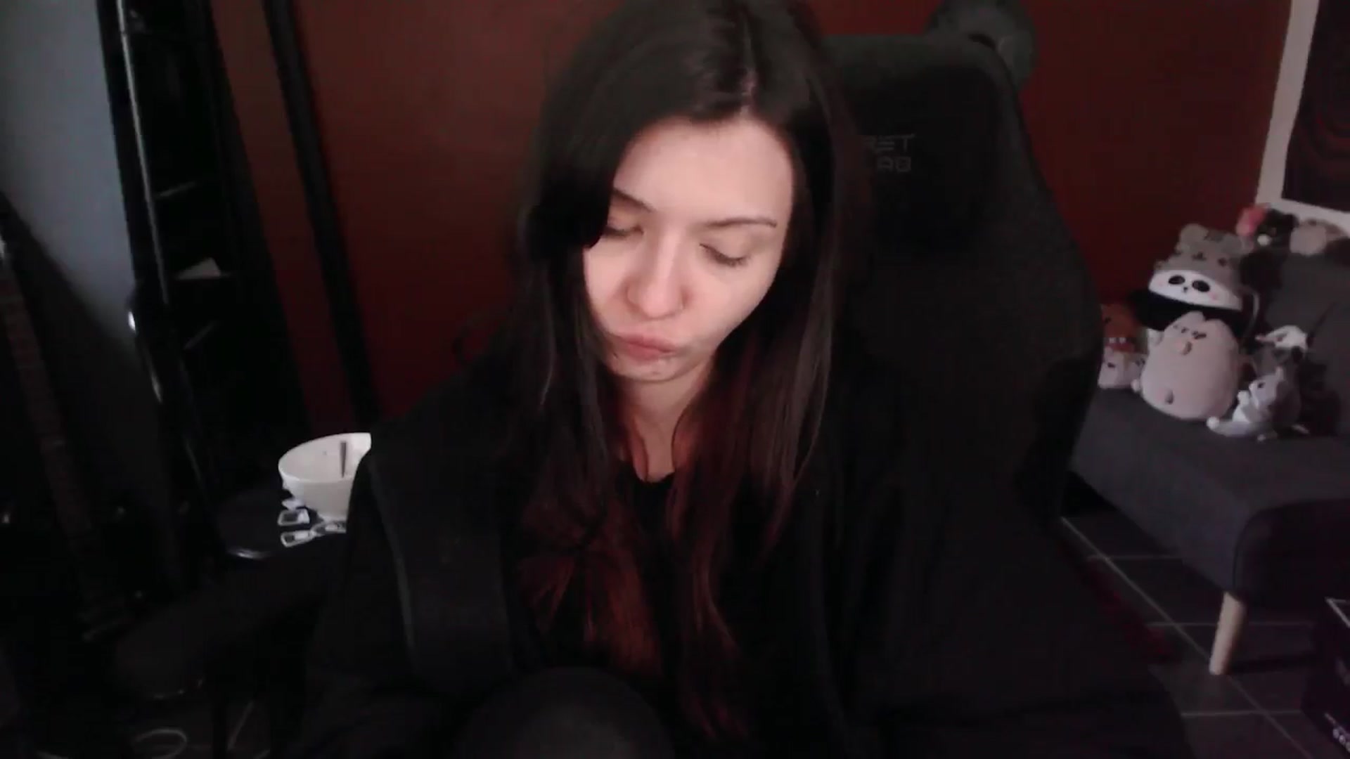 Gallery image thumbnail from aIan_001's myfreecams stream on, 05/18/2025, 07:25 image 10 of 20