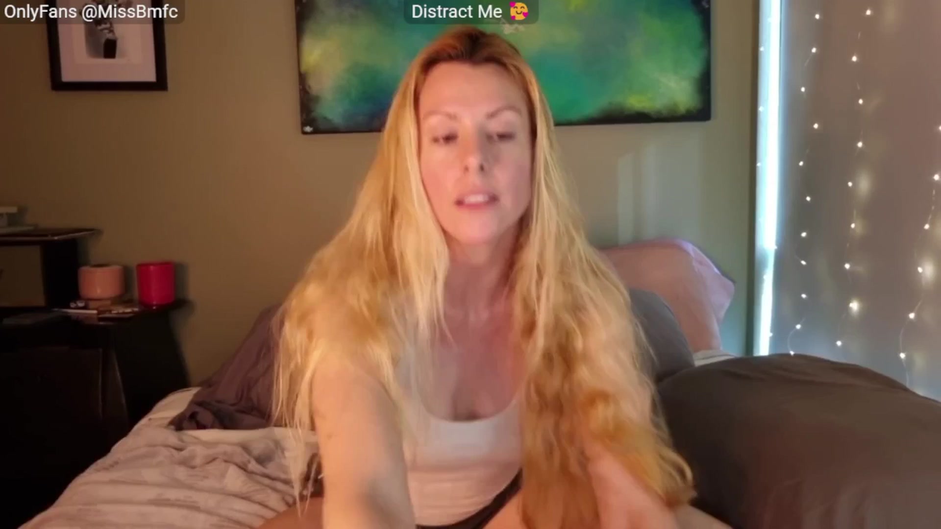 Gallery image thumbnail from aMissBliss's myfreecams stream on, 09/24/2025, 23:54 image 12 of 20