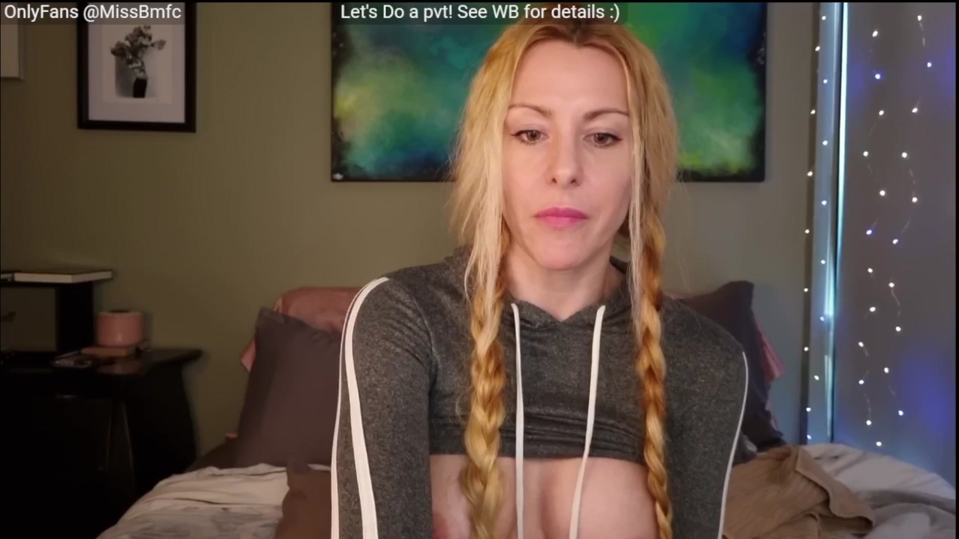 Gallery image thumbnail from aMissBliss's myfreecams stream on, 12/17/2025, 23:11 image 18 of 20