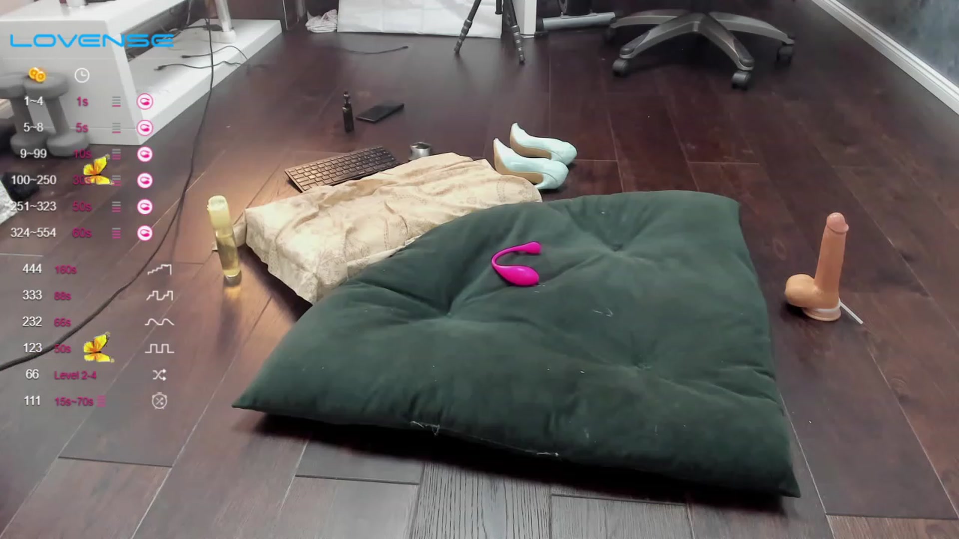 Gallery image thumbnail from aOhMyASS's myfreecams stream on, 08/07/2023, 08:27 image 13 of 20