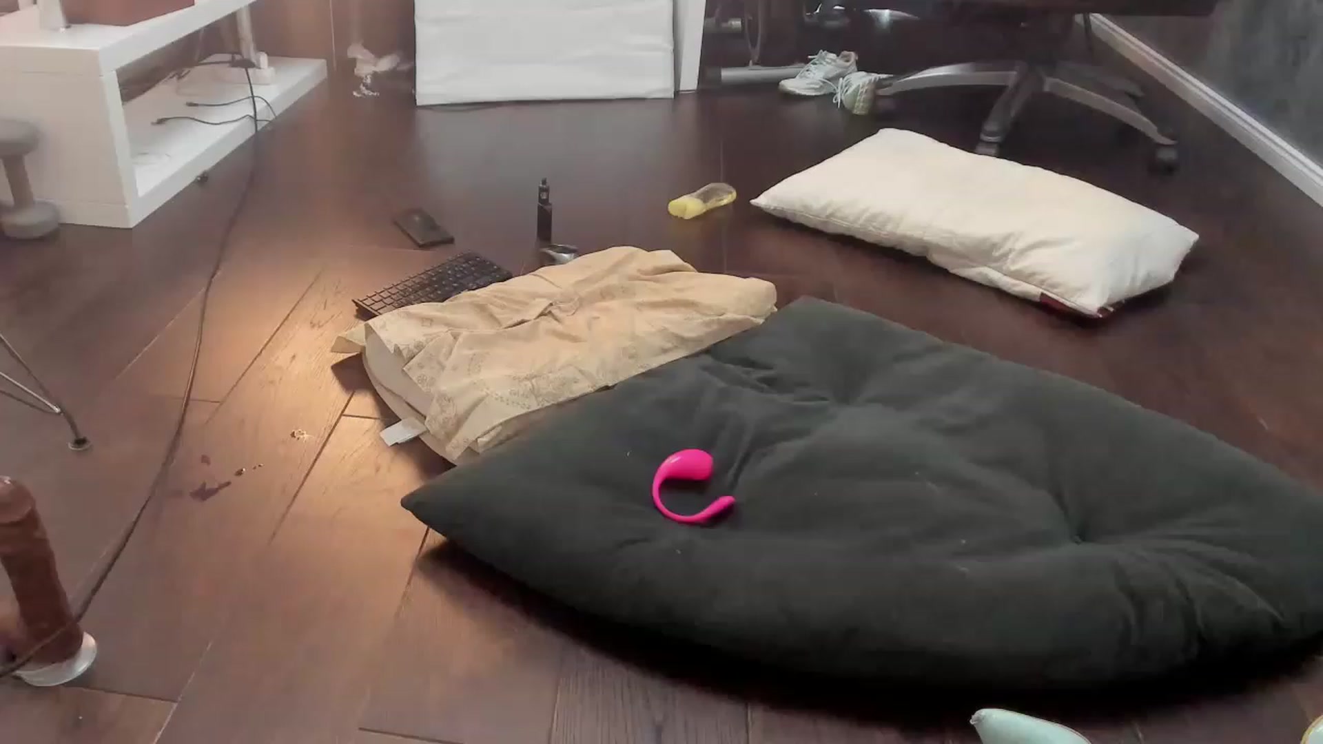 Gallery image thumbnail from aOhMyASS's myfreecams stream on, 08/09/2023, 10:26 image 7 of 20