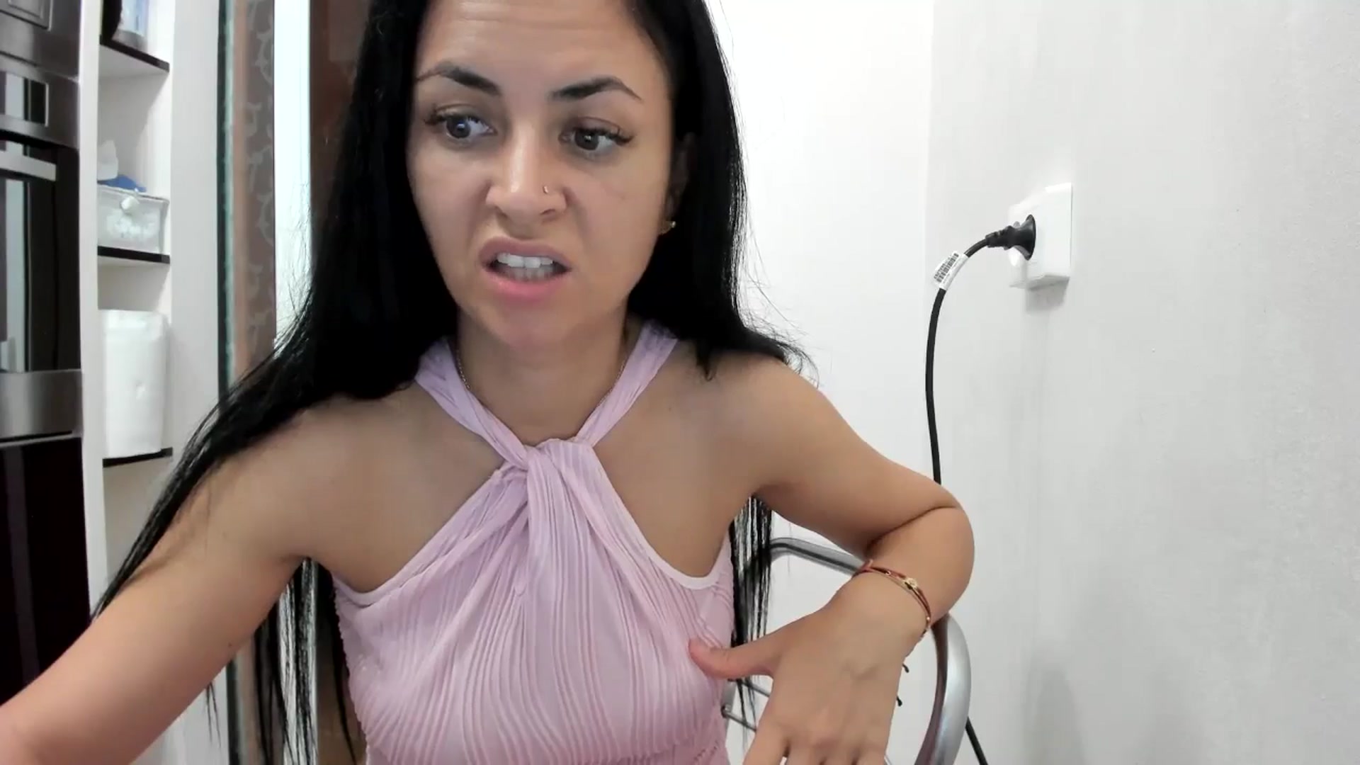 Gallery image thumbnail from aVampirina_'s myfreecams stream on, 08/12/2024, 23:50 image 18 of 20