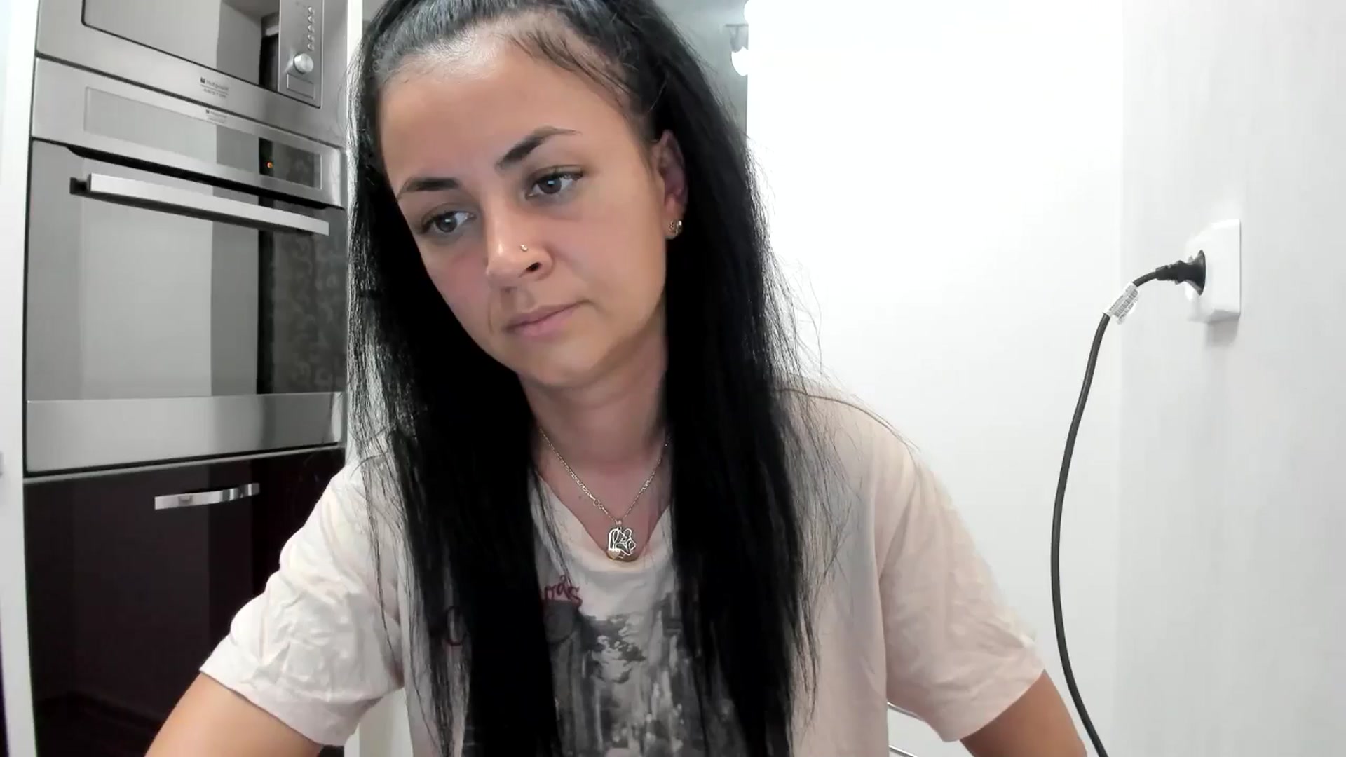 Gallery image thumbnail from aVampirina_'s myfreecams stream on, 08/16/2024, 23:23 image 3 of 20