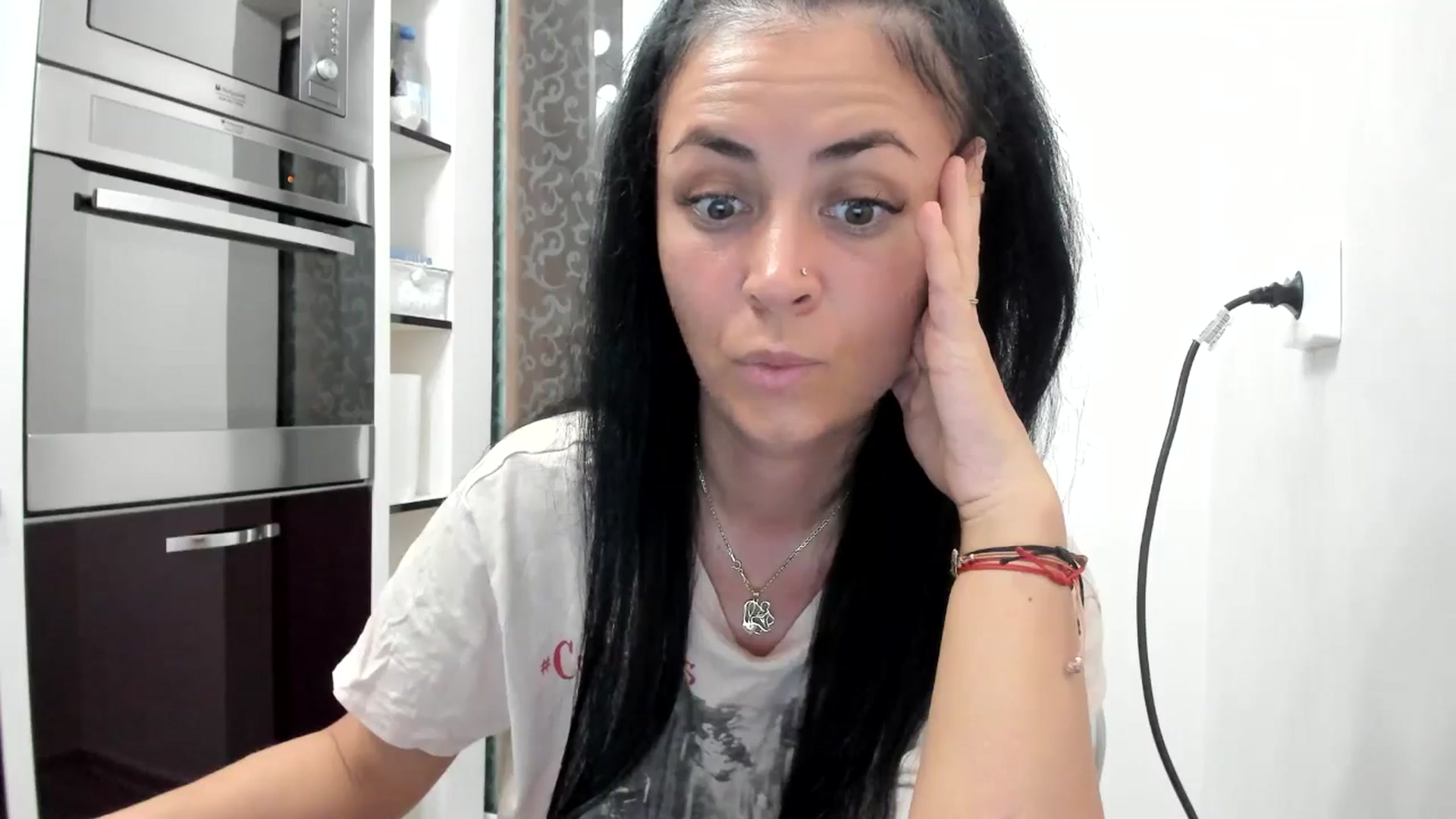 Gallery image thumbnail from aVampirina_'s myfreecams stream on, 08/16/2024, 23:23 image 9 of 20