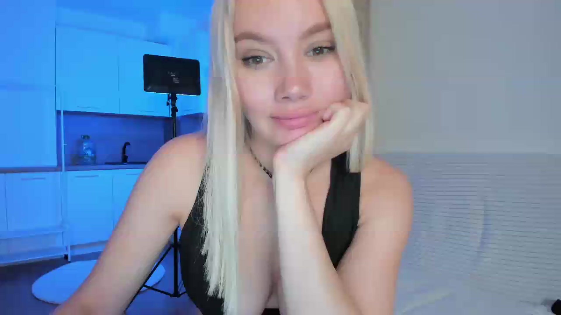 Gallery image thumbnail from a_missmfc's myfreecams stream on, 08/22/2026, 12:38 image 12 of 20