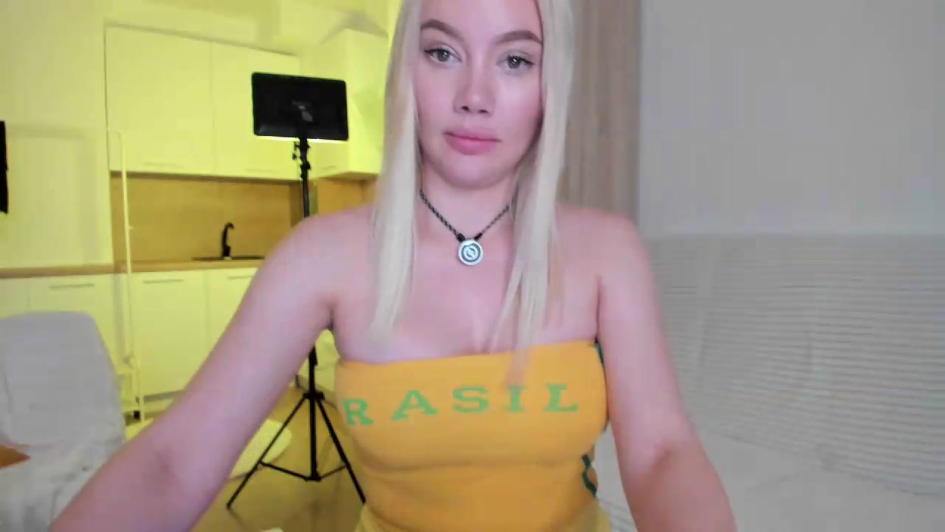 Gallery image thumbnail from a_missmfc's myfreecams stream on, 08/23/2026, 08:33 image 10 of 20
