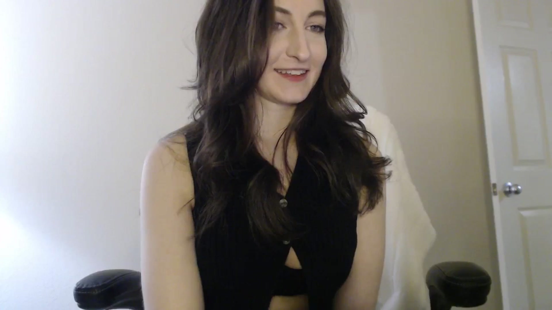 Gallery image thumbnail from a_name_'s myfreecams stream on, 04/05/2026, 03:44 image 17 of 20