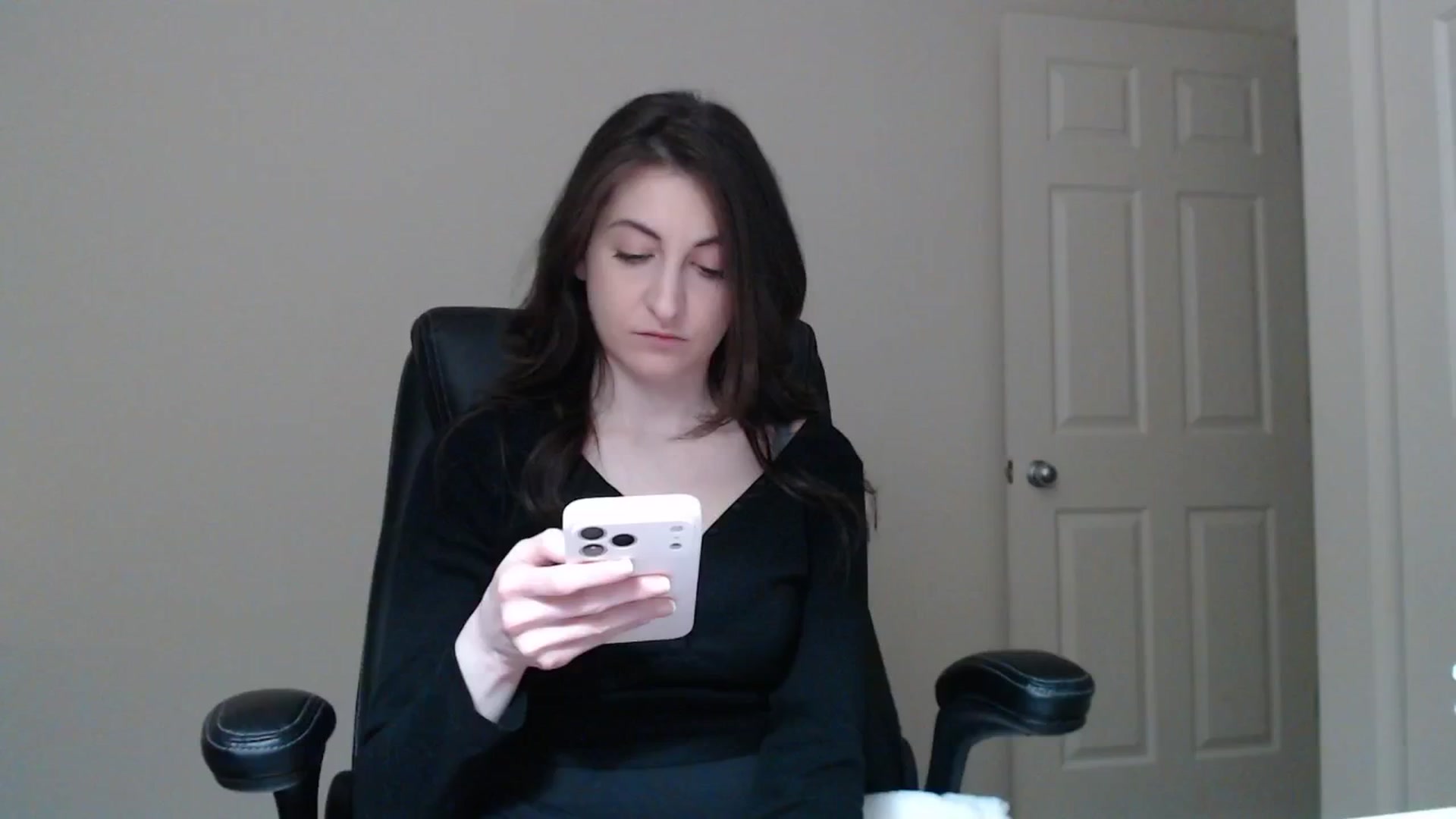 Gallery image thumbnail from a_name_'s myfreecams stream on, 04/06/2026, 01:31 image 19 of 20