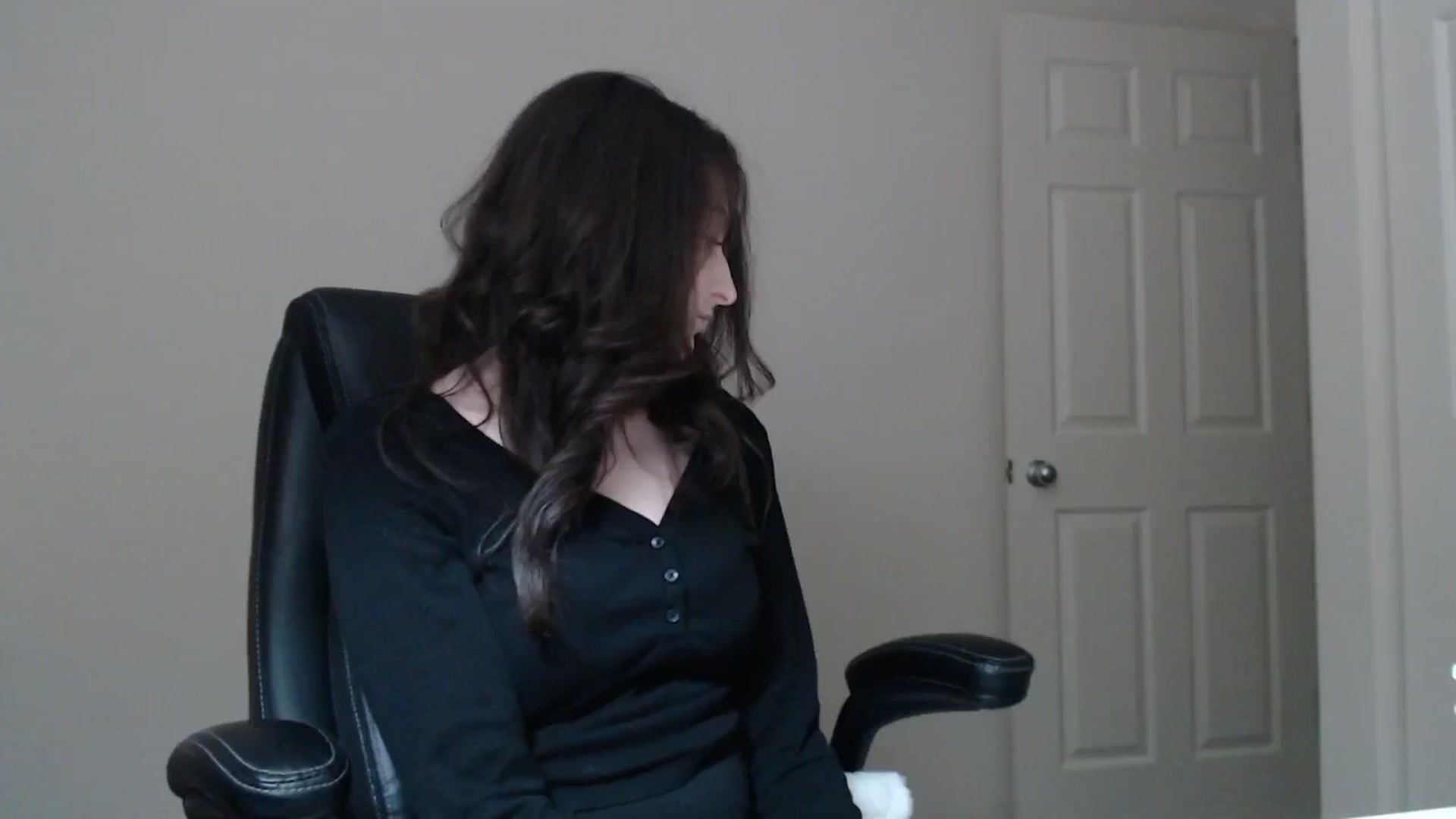 Gallery image thumbnail from a_name_'s myfreecams stream on, 04/06/2026, 01:31 image 11 of 20