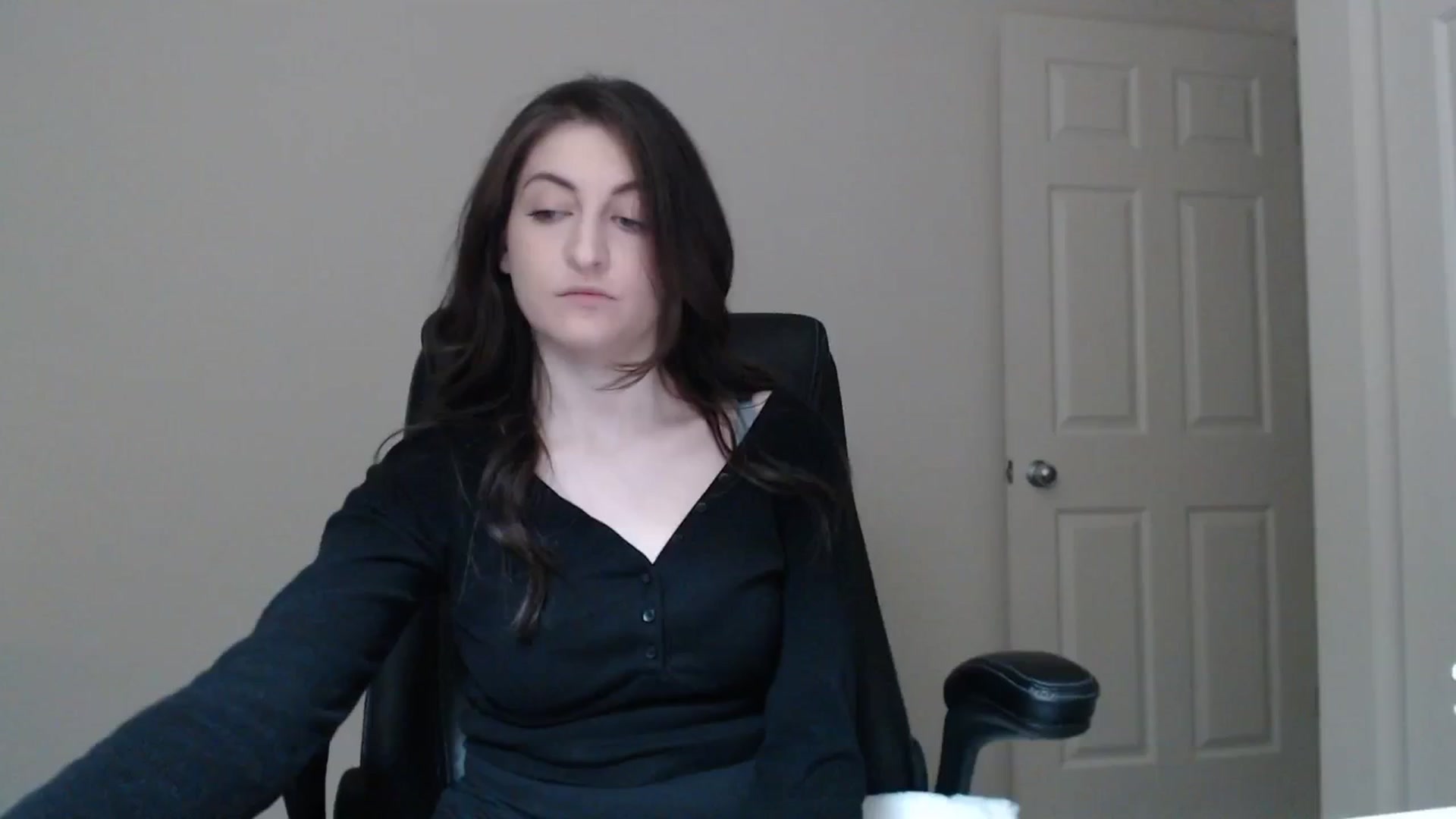 Gallery image thumbnail from a_name_'s myfreecams stream on, 04/06/2026, 01:31 image 17 of 20