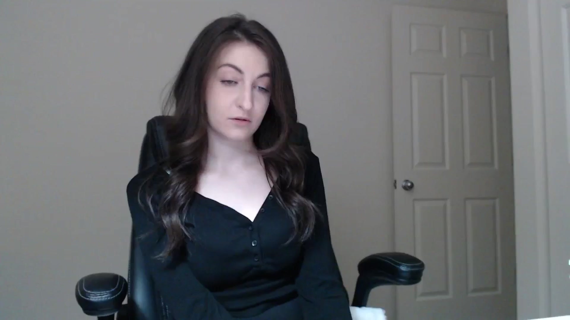 Gallery image thumbnail from a_name_'s myfreecams stream on, 04/06/2026, 01:31 image 9 of 20