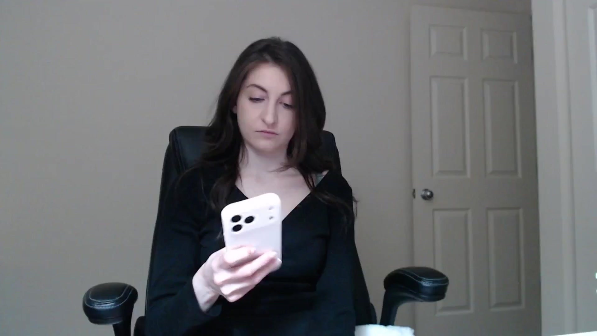 Gallery image thumbnail from a_name_'s myfreecams stream on, 04/06/2026, 01:31 image 18 of 20