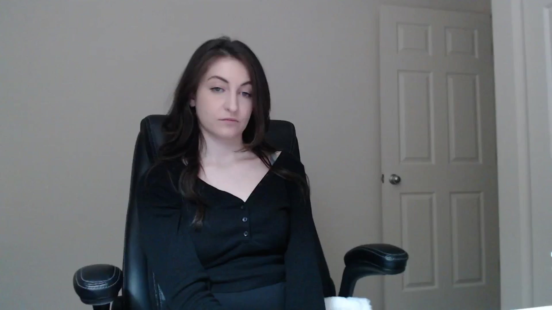 Gallery image thumbnail from a_name_'s myfreecams stream on, 04/06/2026, 01:31 image 16 of 20