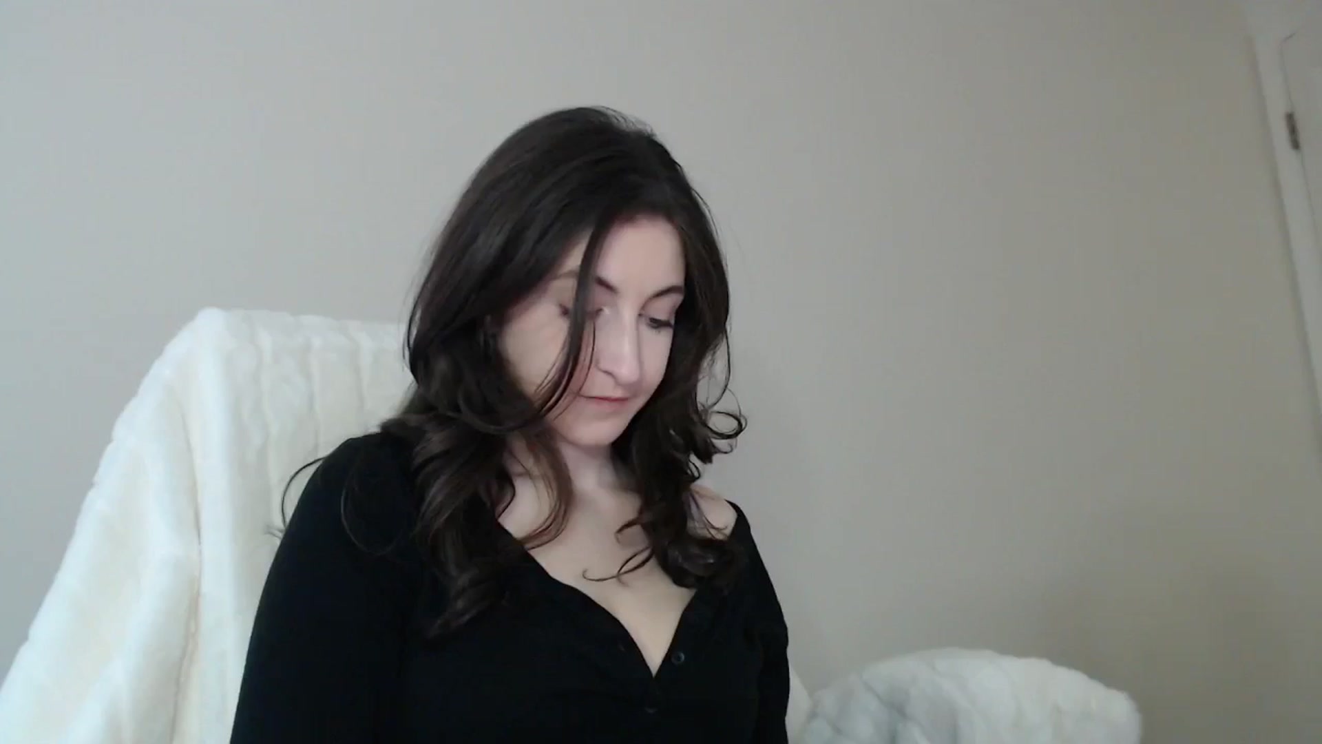 Gallery image thumbnail from a_name_'s myfreecams stream on, 04/22/2026, 02:45 image 17 of 20