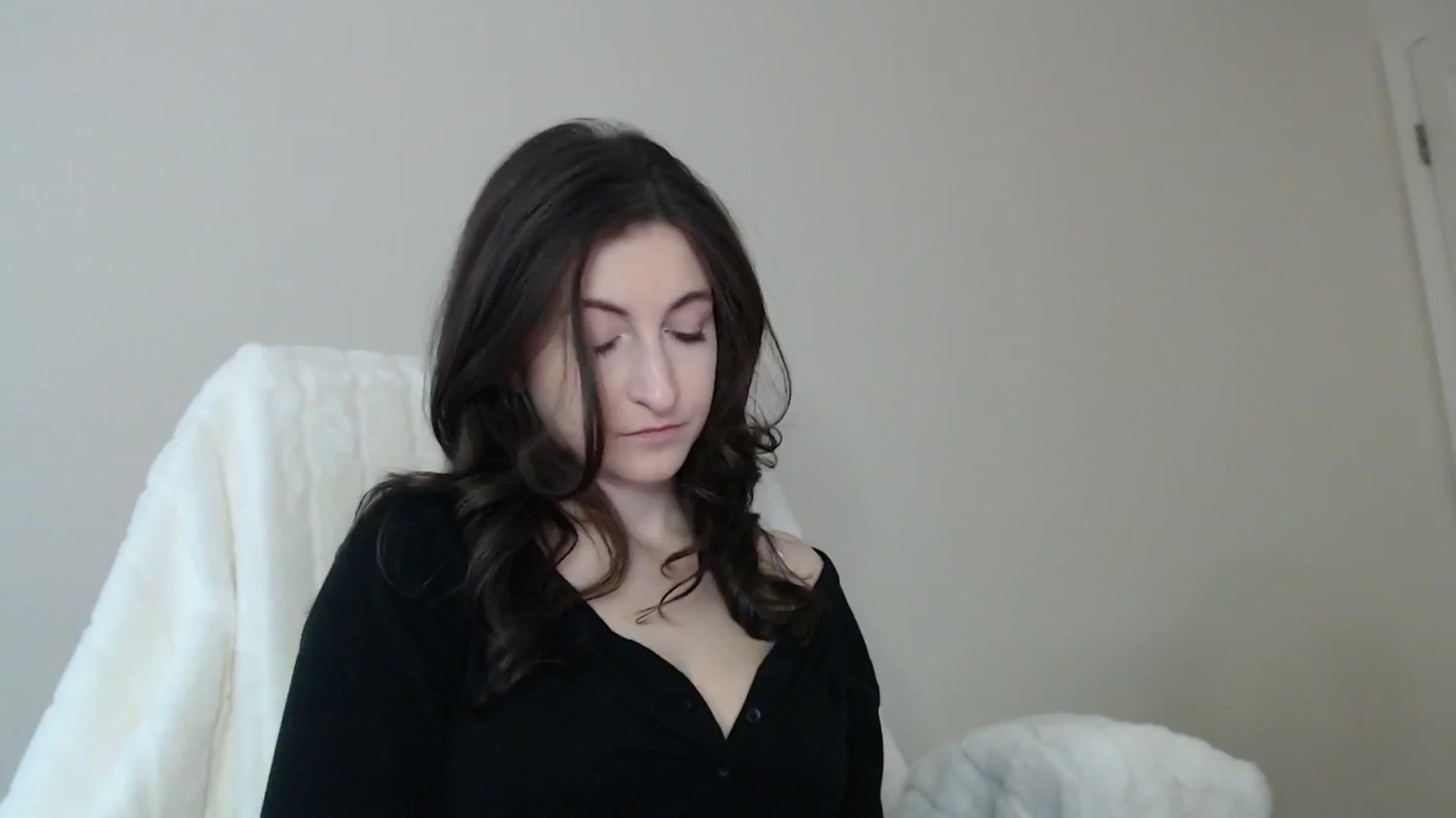 Gallery image thumbnail from a_name_'s myfreecams stream on, 04/22/2026, 02:45 image 18 of 20