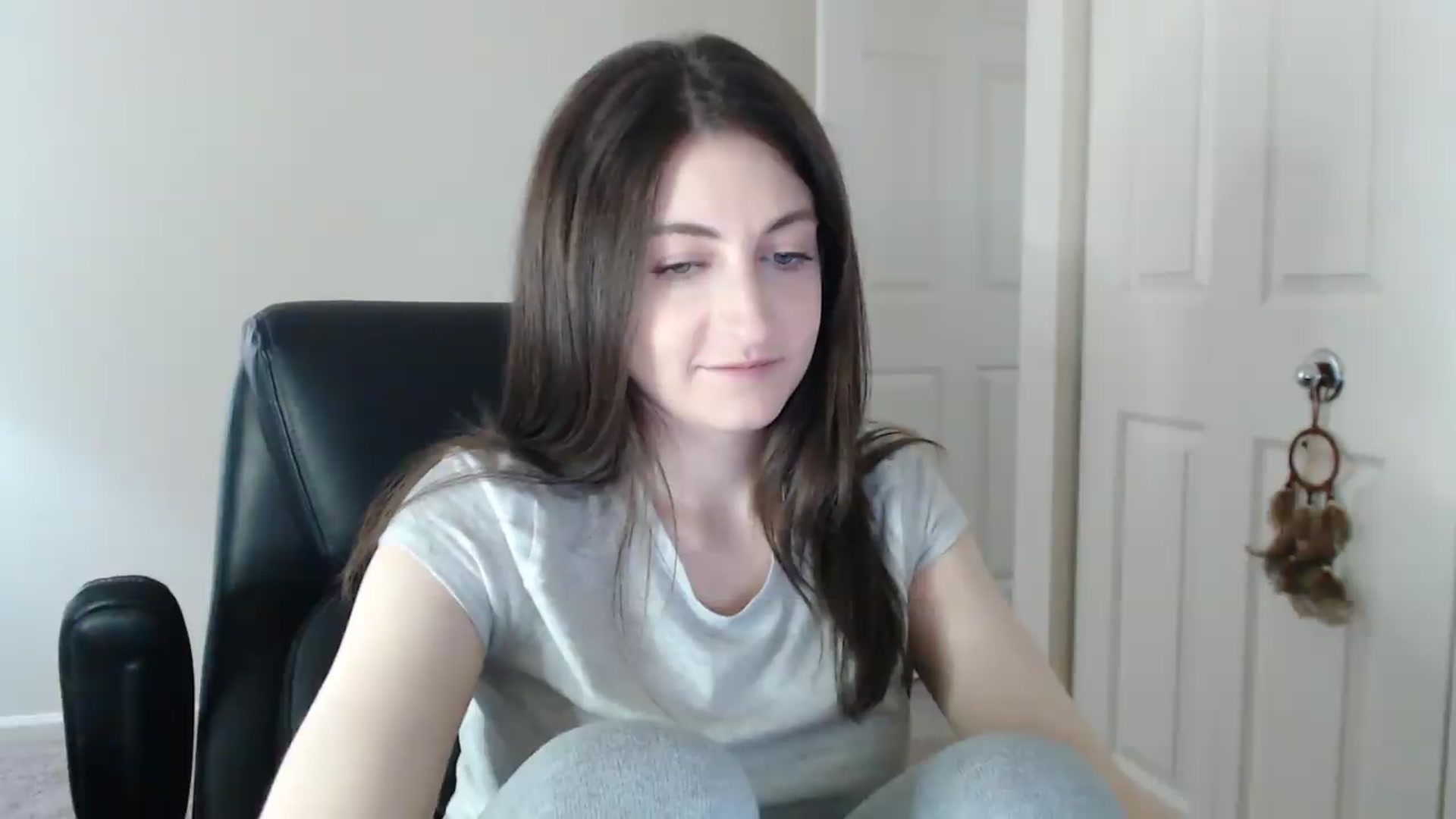 Gallery image thumbnail from a_name_'s myfreecams stream on, 04/24/2026, 04:01 image 13 of 20