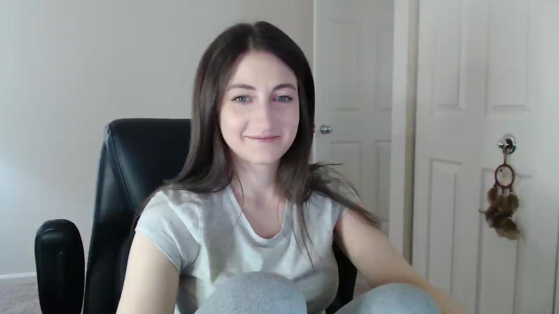 Gallery image thumbnail from a_name_'s myfreecams stream on, 04/24/2026, 04:01 image 15 of 20