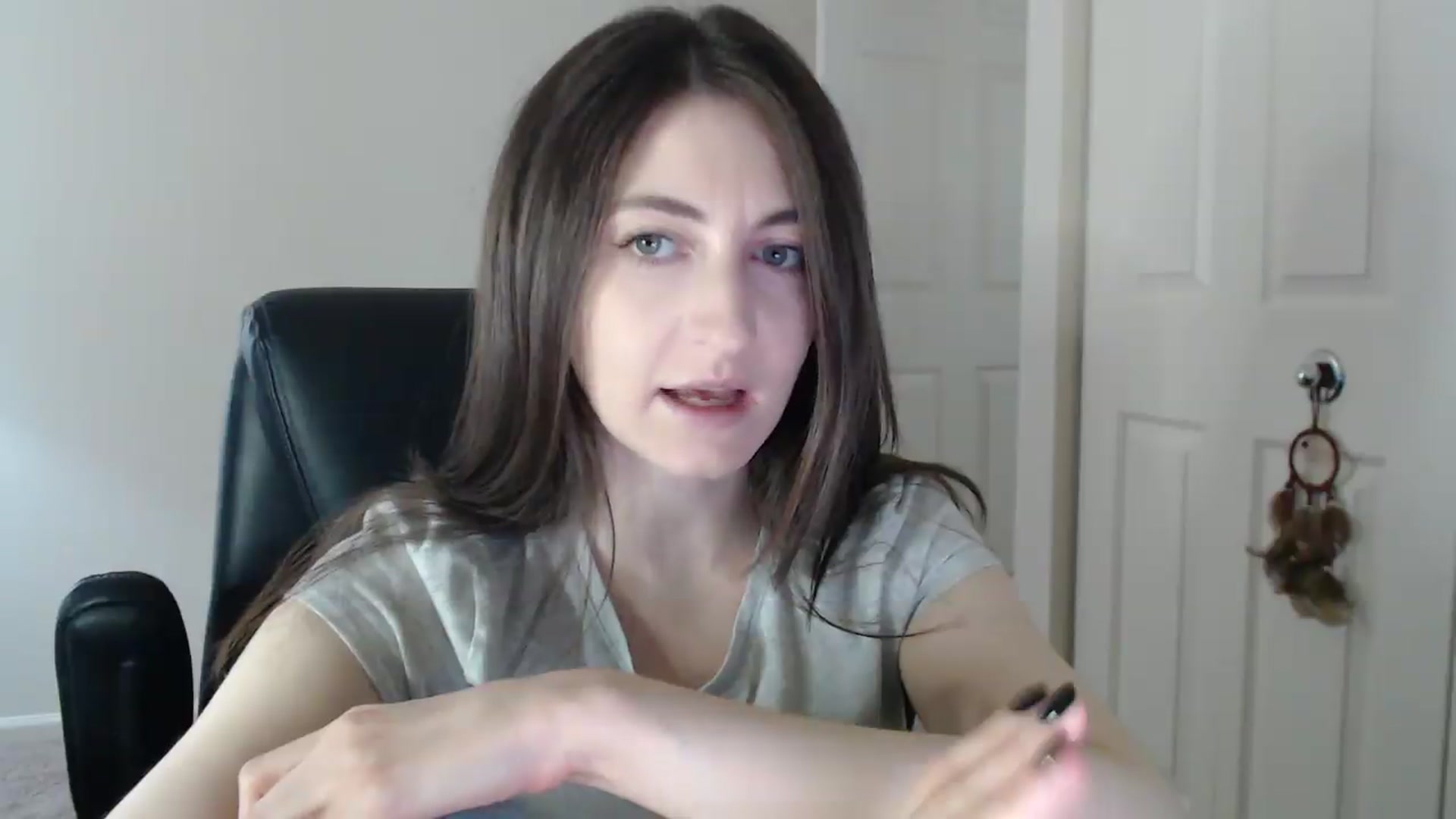 Gallery image thumbnail from a_name_'s myfreecams stream on, 04/24/2026, 04:01 image 12 of 20