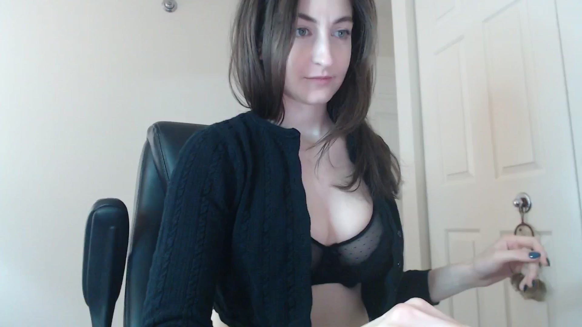 Gallery image thumbnail from a_name_'s myfreecams stream on, 04/29/2026, 04:46 image 2 of 20