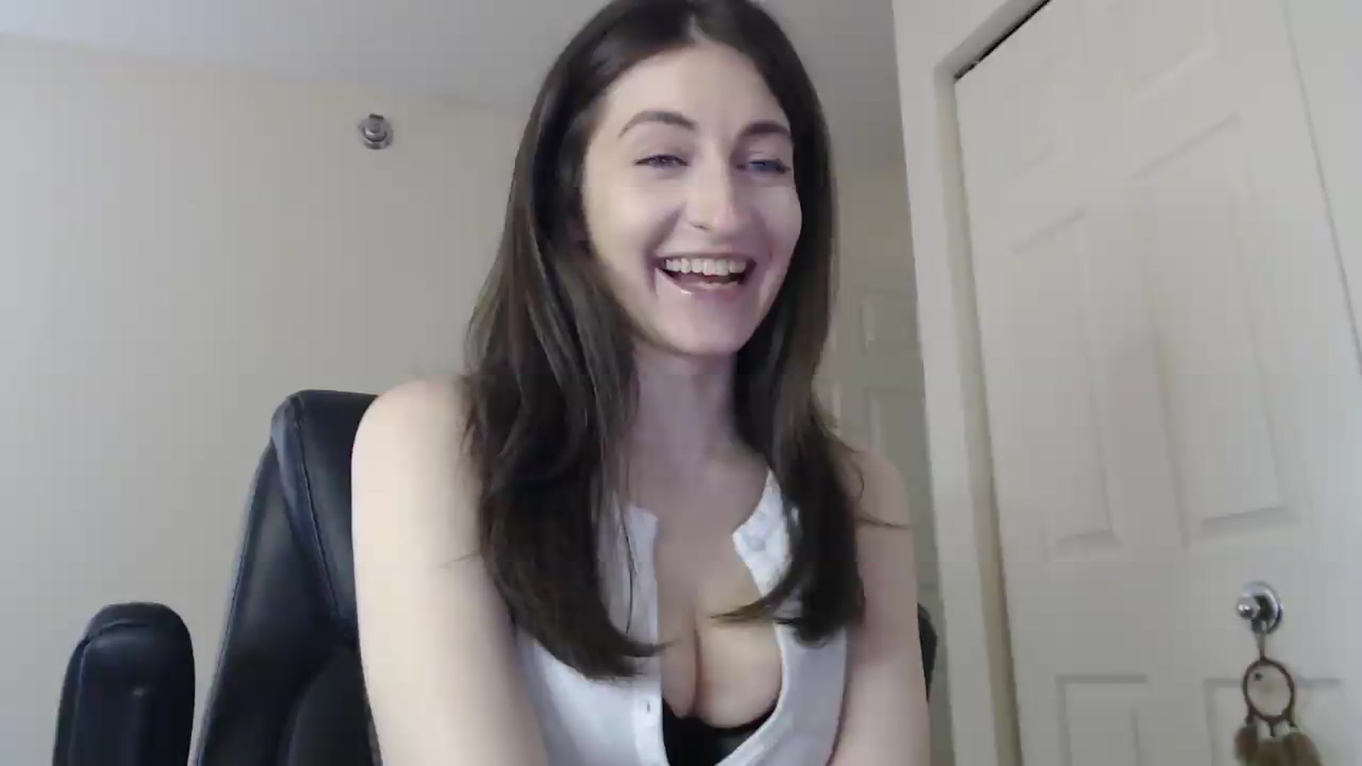 Gallery image thumbnail from a_name_'s myfreecams stream on, 05/06/2026, 05:53 image 5 of 20