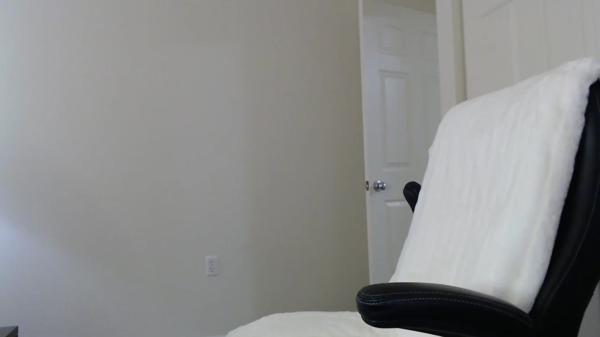 Gallery image thumbnail from a_name_'s myfreecams stream on, 05/14/2026, 06:03 image 16 of 20