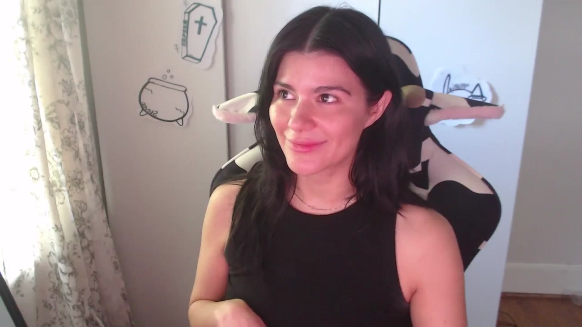 Gallery image thumbnail from a_prattler's myfreecams stream on, 10/04/2025, 21:02 image 14 of 20