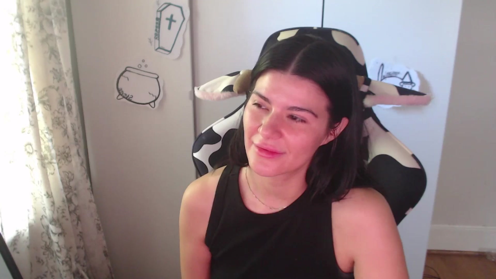 Gallery image thumbnail from a_prattler's myfreecams stream on, 10/04/2025, 21:02 image 9 of 20