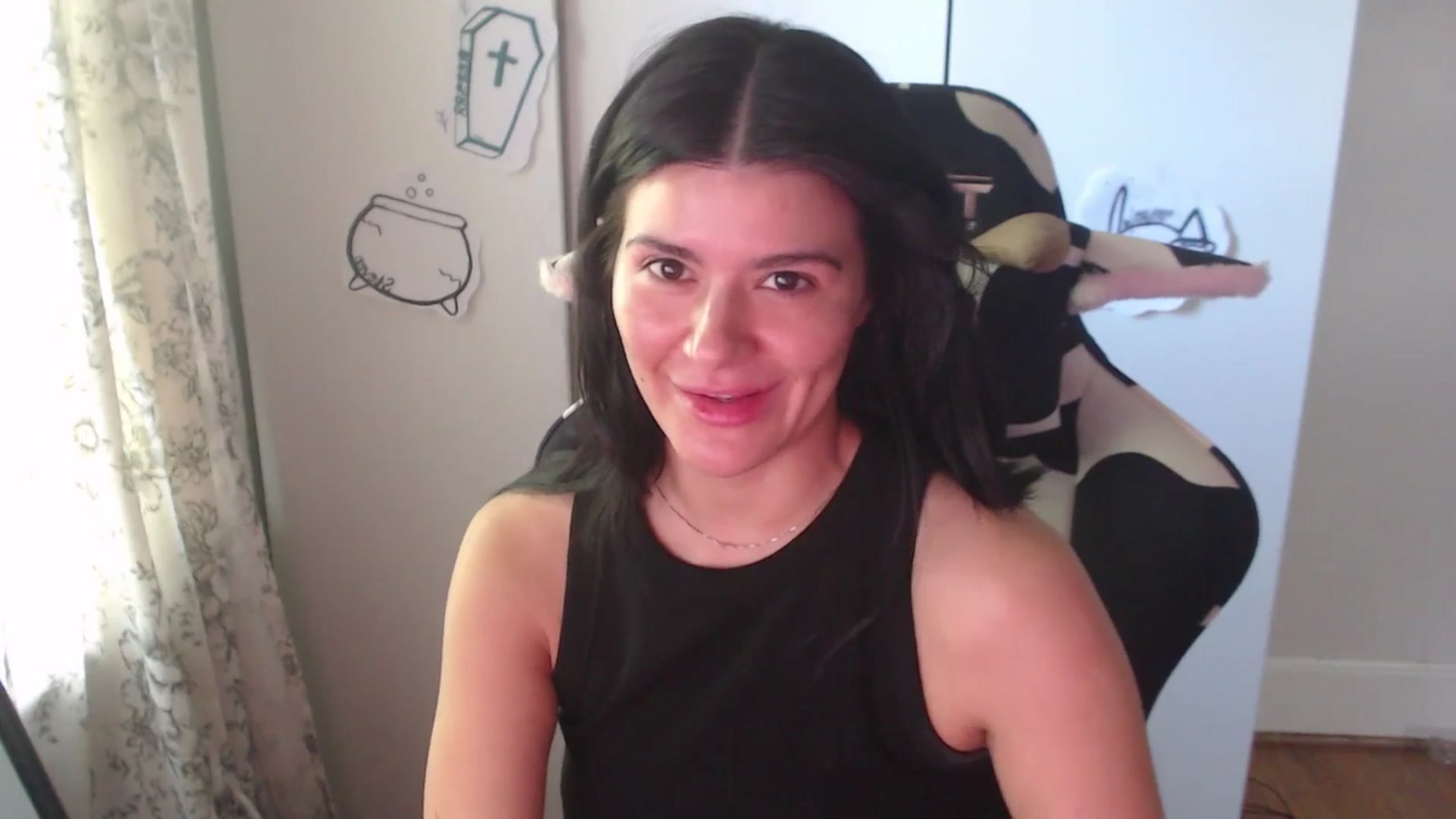 Gallery image thumbnail from a_prattler's myfreecams stream on, 10/04/2025, 21:02 image 12 of 20