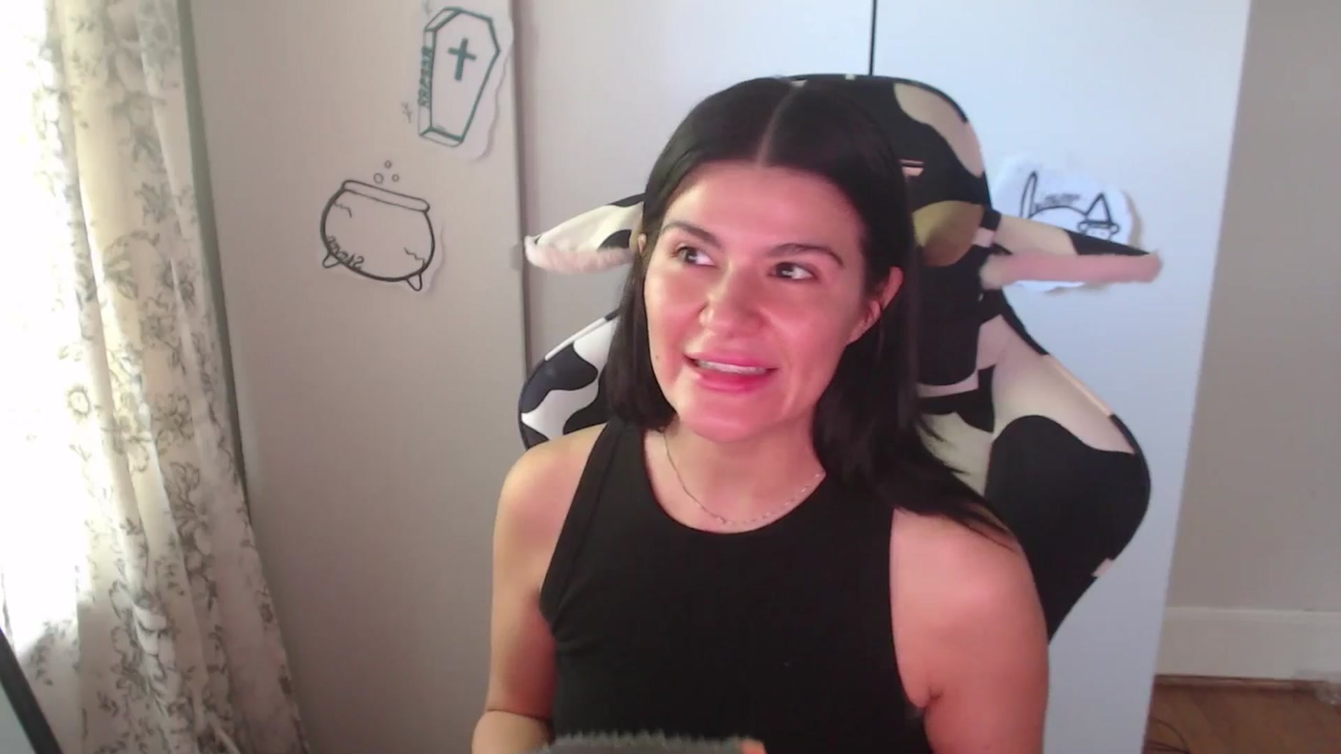 Gallery image thumbnail from a_prattler's myfreecams stream on, 10/04/2025, 21:02 image 10 of 20