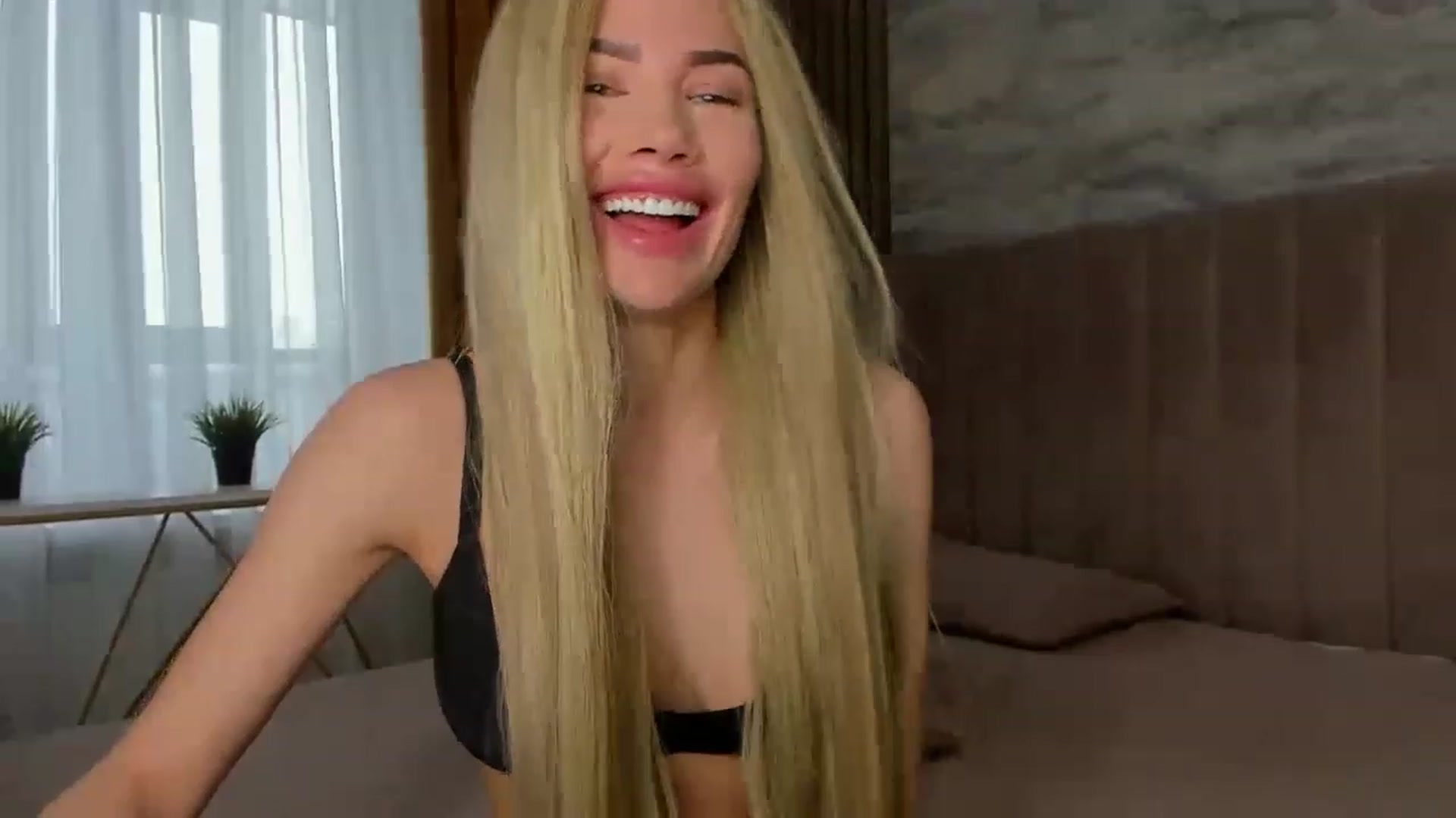 Gallery image thumbnail from a_sexneighbor's myfreecams stream on, 03/05/2023, 06:56 image 14 of 20