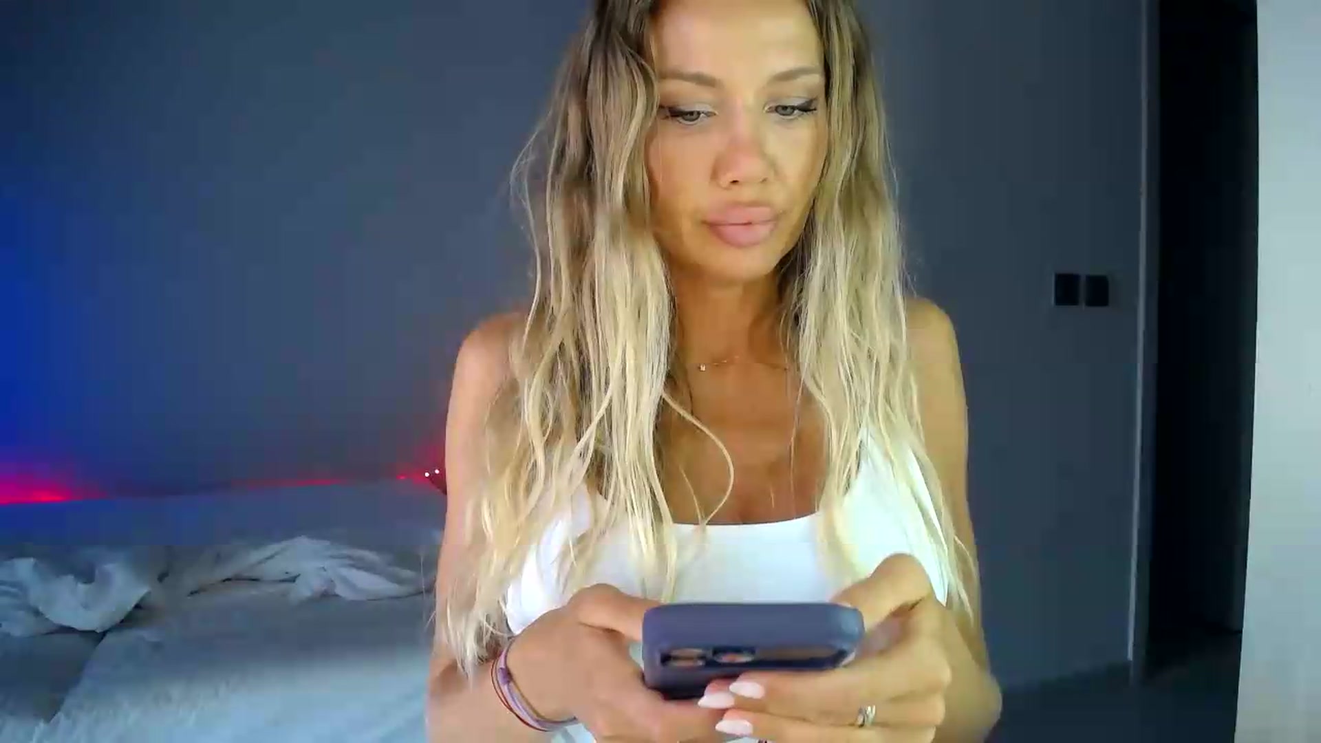 Gallery image thumbnail from aaaaaaaaaaaay's myfreecams stream on, 06/11/2026, 05:44 image 16 of 20
