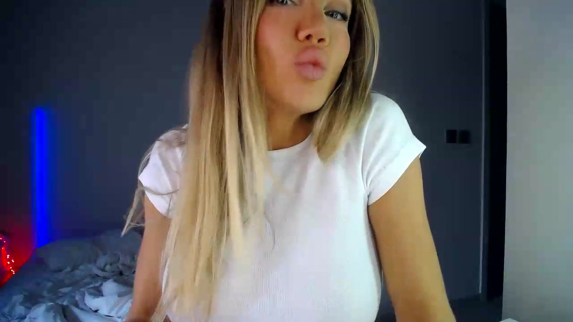 Gallery image thumbnail from aaaaaaaaaaaay's myfreecams stream on, 08/22/2026, 05:38 image 16 of 20