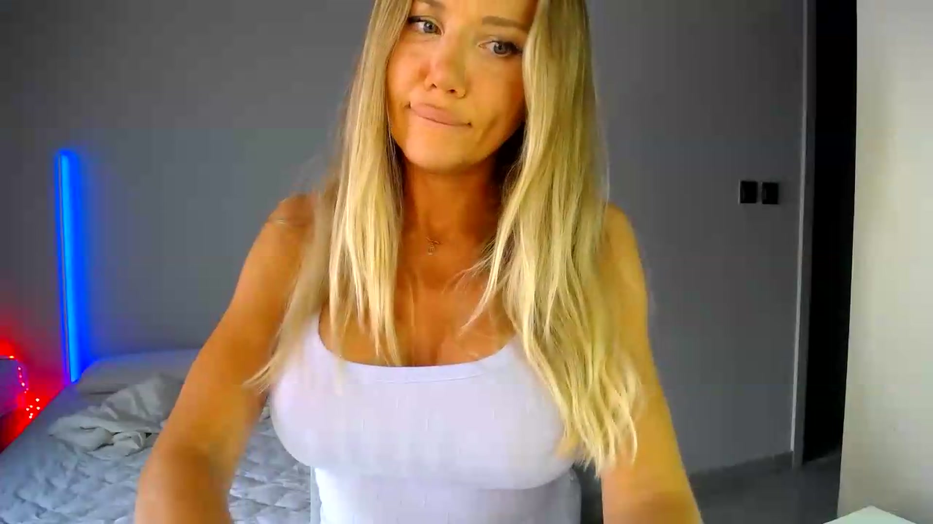 Gallery image thumbnail from aaaaaaaaaaaay's myfreecams stream on, 09/08/2026, 05:55 image 6 of 20